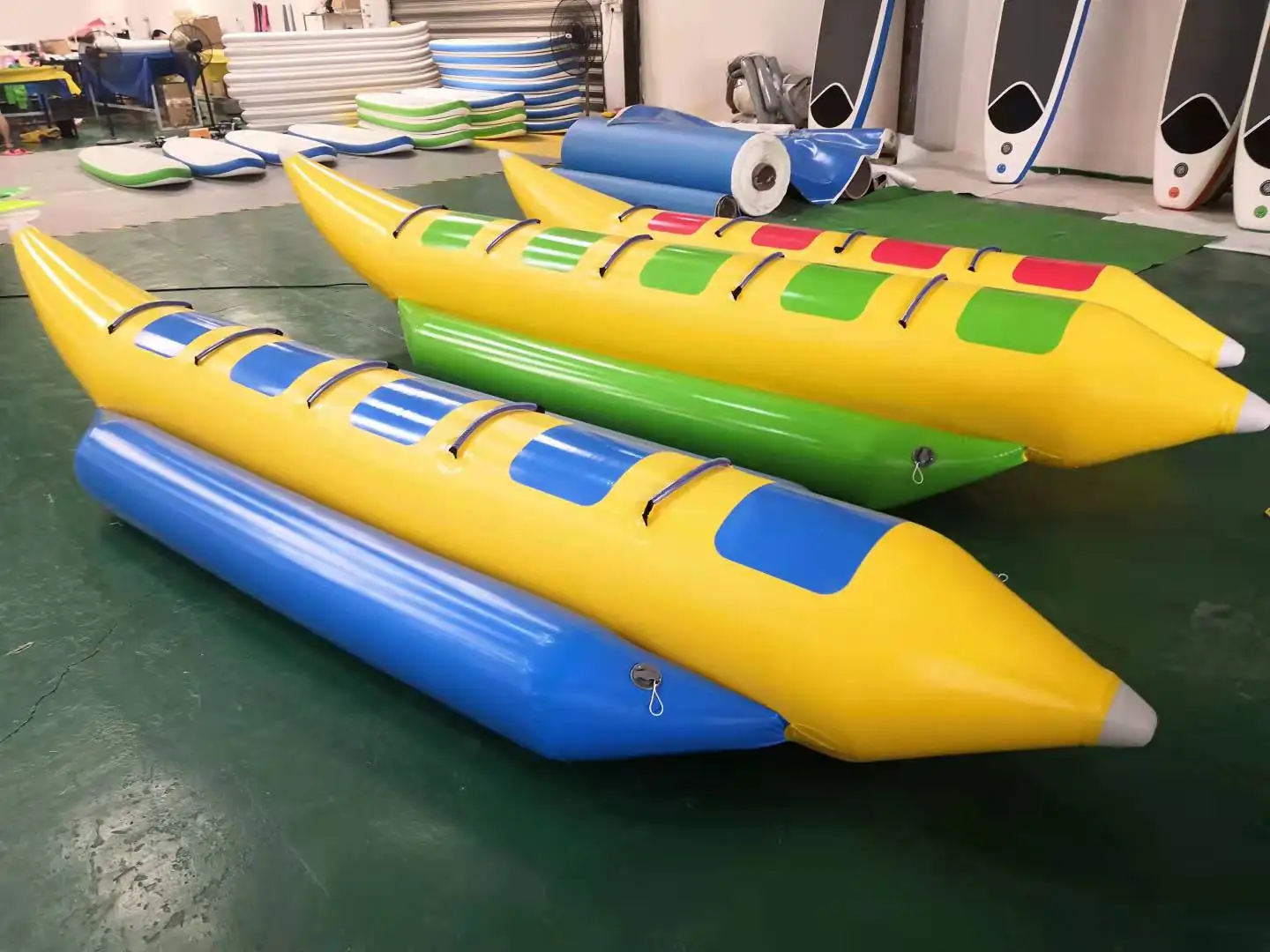 Custom Inflatable Water Recreation Sports Banana Flying Fish Boat Adult Surf Tug Boat Entertainment Equipment
