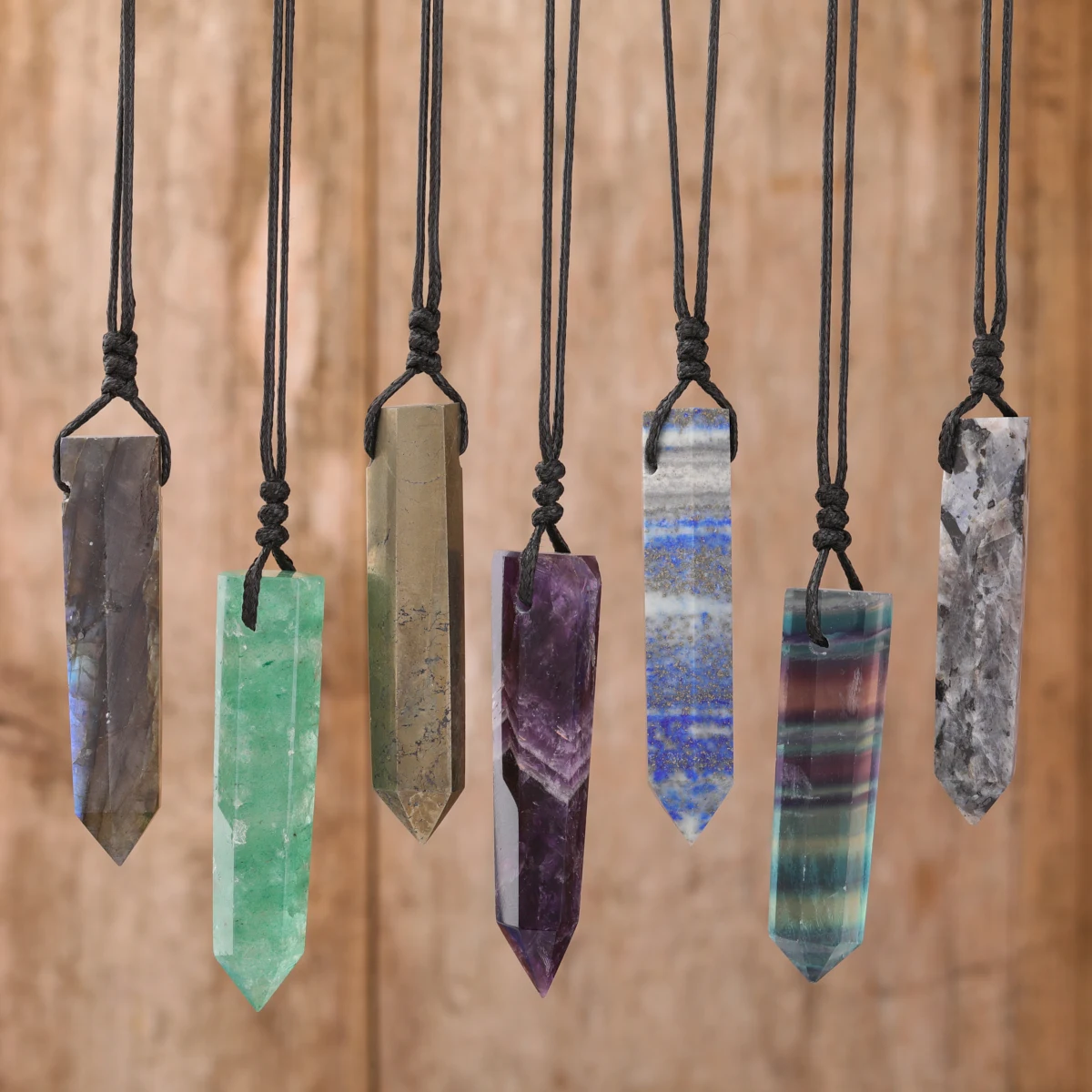 Wholesale Crystal Point Healing Necklace , Natural Stone Pyrite Fluorite Energy Chakra Reiki Pendant Fashion Jewelry
