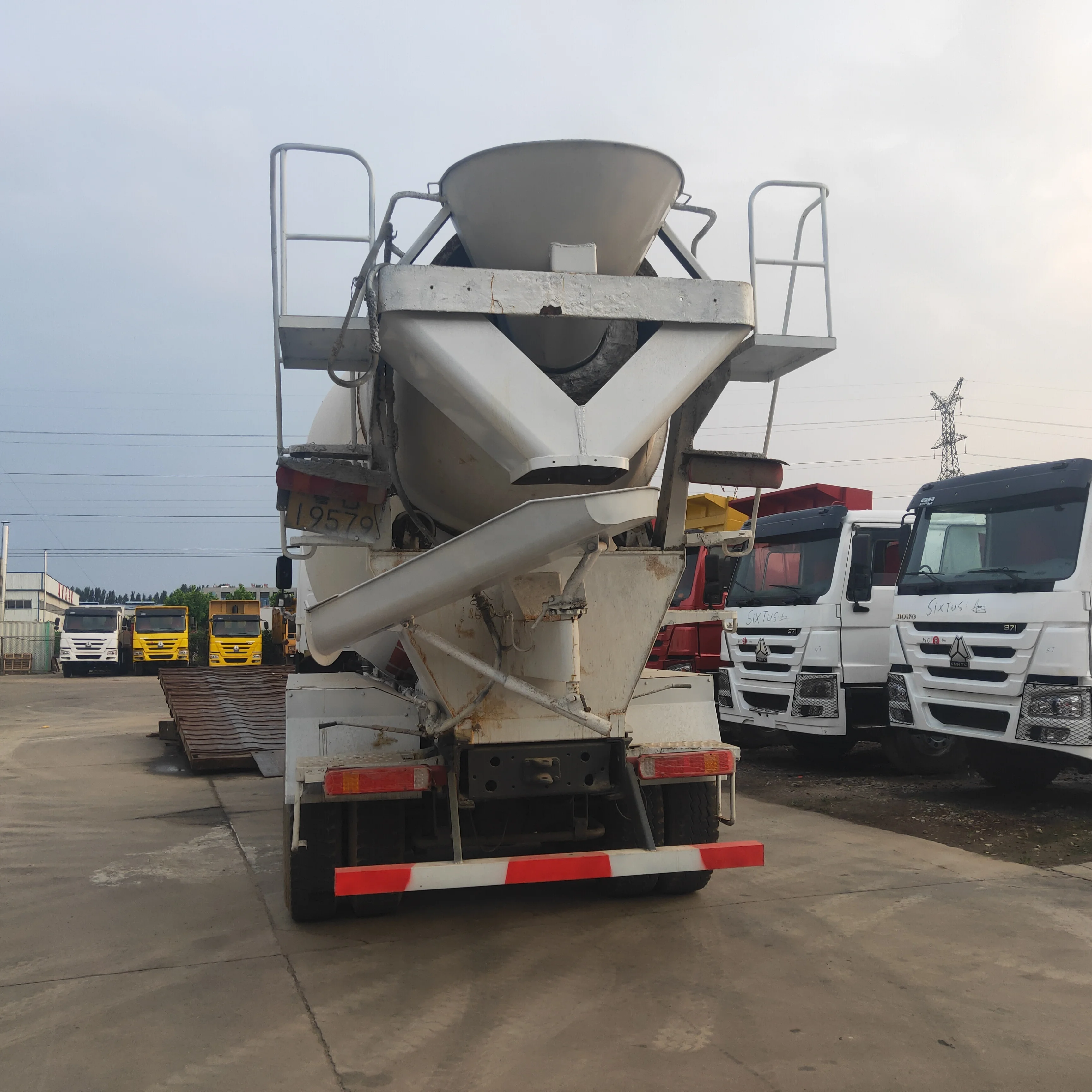 Б/у Sinotruk Howo 375 6x4 бетономешалка грузовик для бетономешалки строительства перевозки бетона цемента 10 куб.