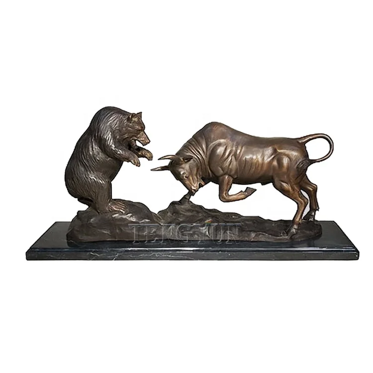 Famous customized metal bull and bear statues bronze charging bull and bear sculpture for sale
