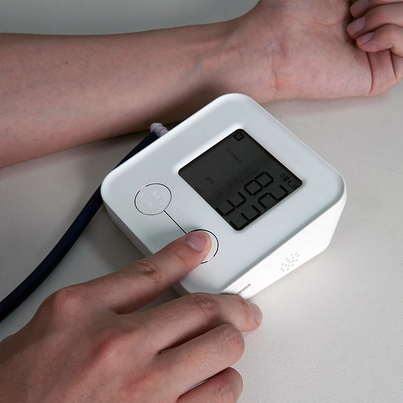 Household Automatic Blood Pressure Meter CE Certified Voice Wrist Blood Pressure Monitor Digital