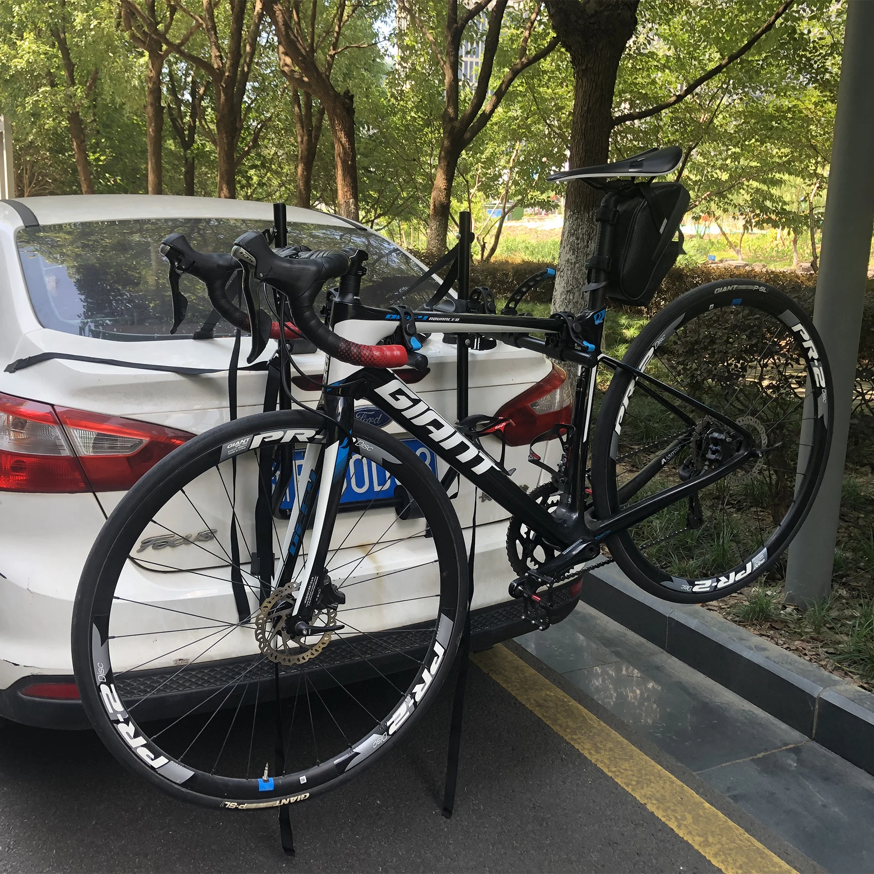 Hot Sale Suction Cup Roof-top Rear Bike Rack Car Roof Bicycle Rack Suv Car Scratch Protectors For Trunk Bike Rack