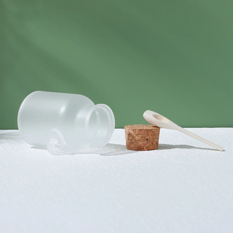 Empty cosmetic packaging big capacity 100ml 200ml 300ml round body scrub matte plastic bath salt bottle  with cork lid spoon