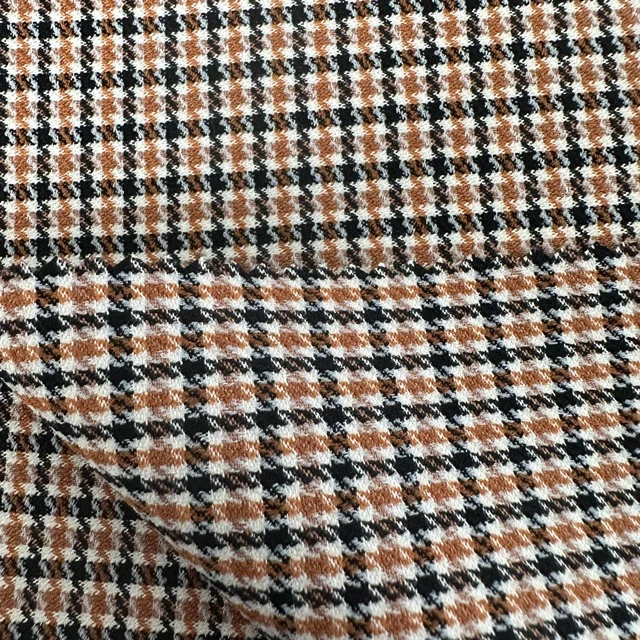 2023 NEW ARRIVAL woven polyester fabrics/yarn dyed plaid fabric for clothing
