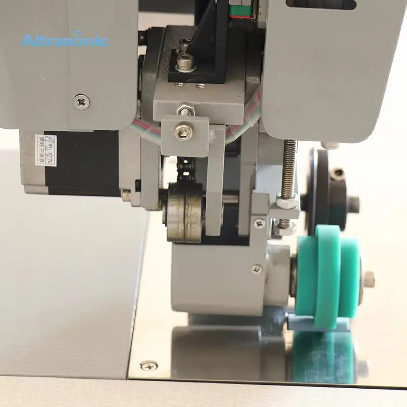 New Product Semi Automatic Sealing And Cutting Equipment 35kHz Ultrasonic Sewing Machine