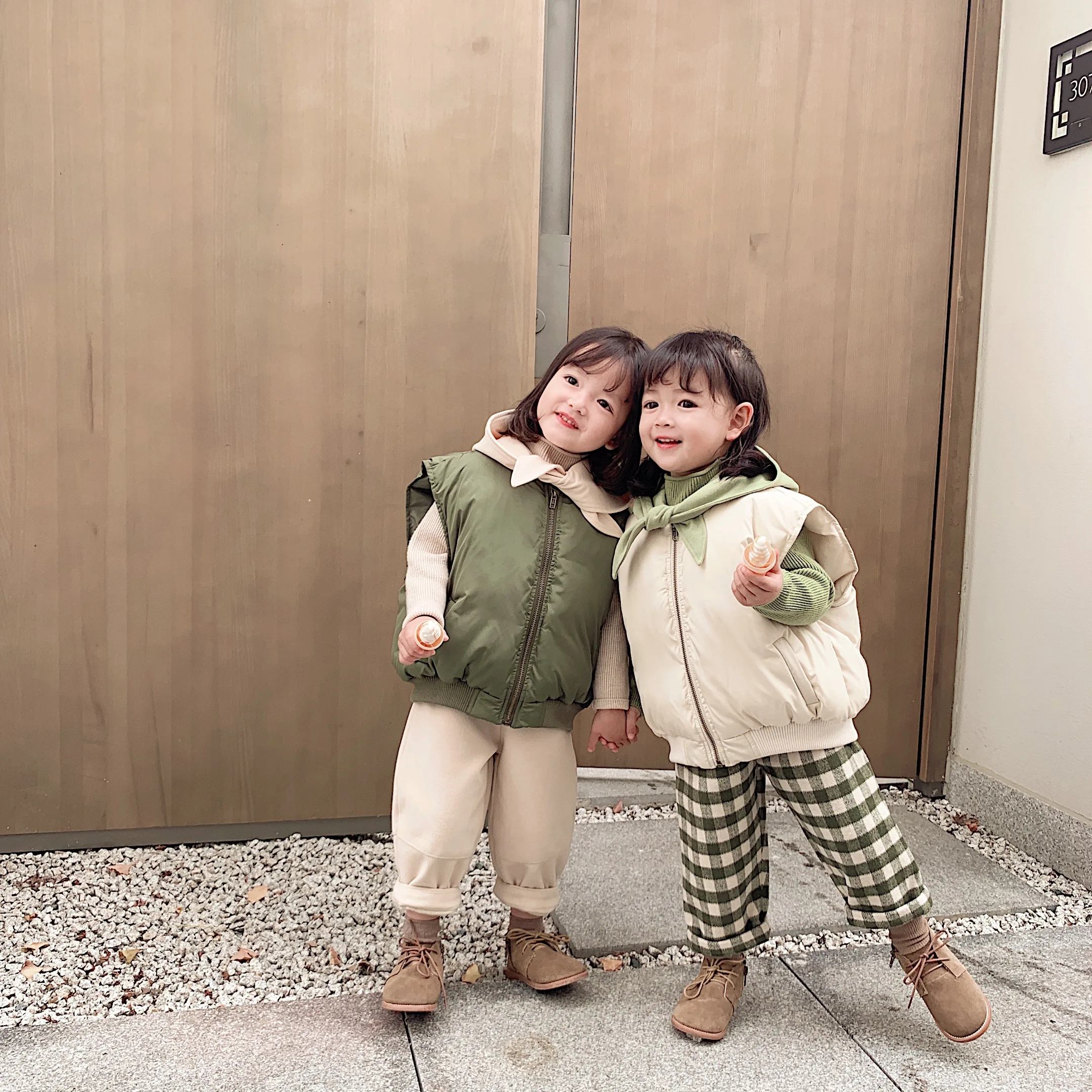 
Winter Warm Kids Down Vest Solid Color High Quality Lightweight Zipper Winter Clothes for Girls 