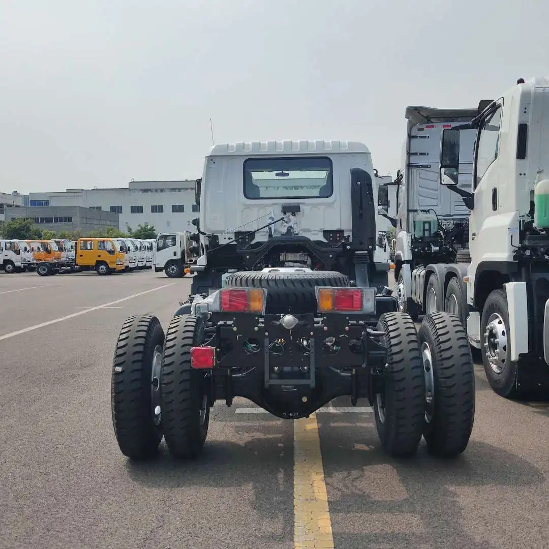 FTR 10 ton Isuzu cabin chassis widen cabin