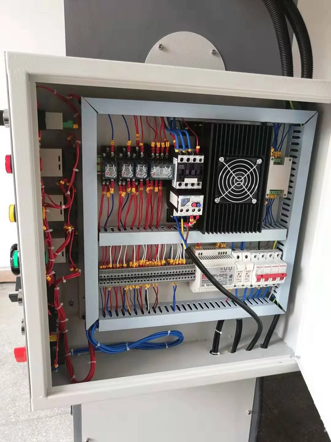 Отличная гидравлическая штамповочная машина для полиуретанового пенополиуретана