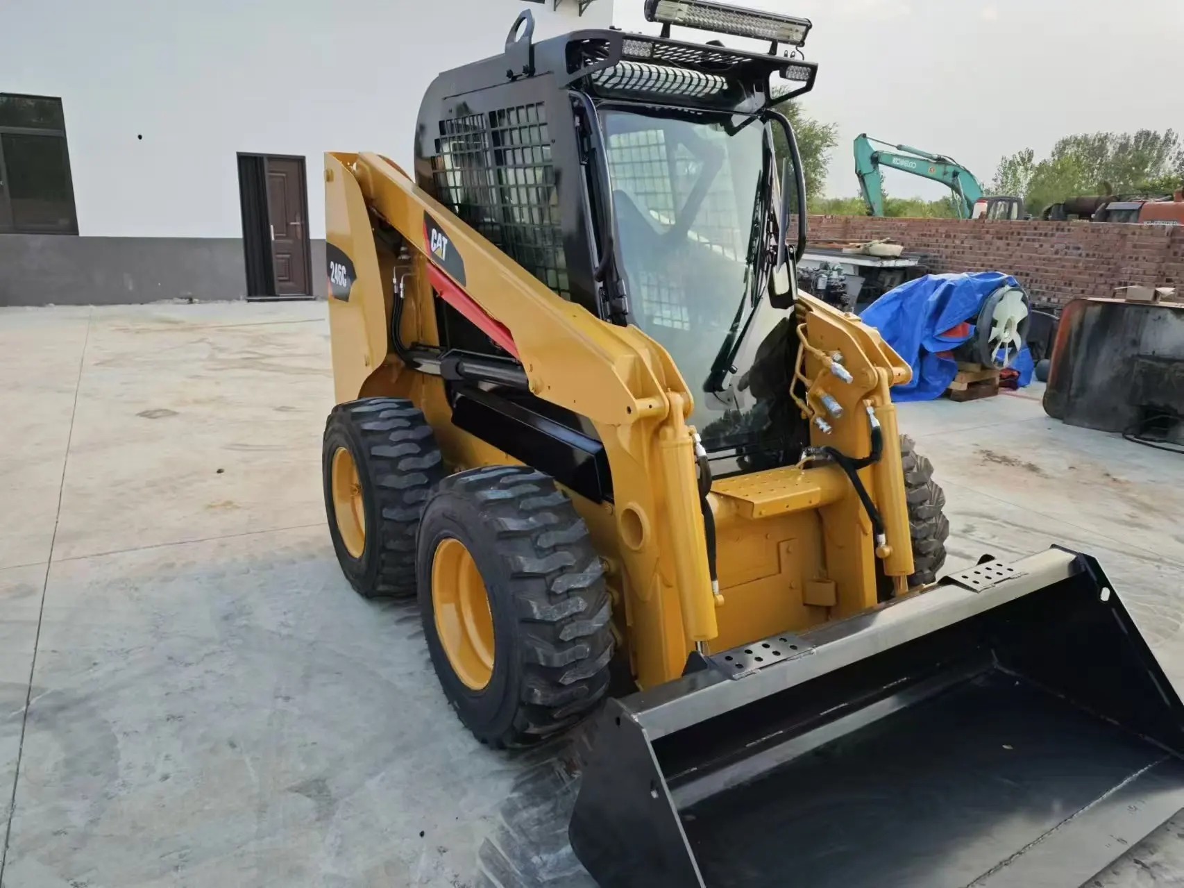Original Japan Import Cheap Caterpillar CAT246 Wheel Mini Skid Steer Loader CAT246C Mini Loader Machine for cheap price