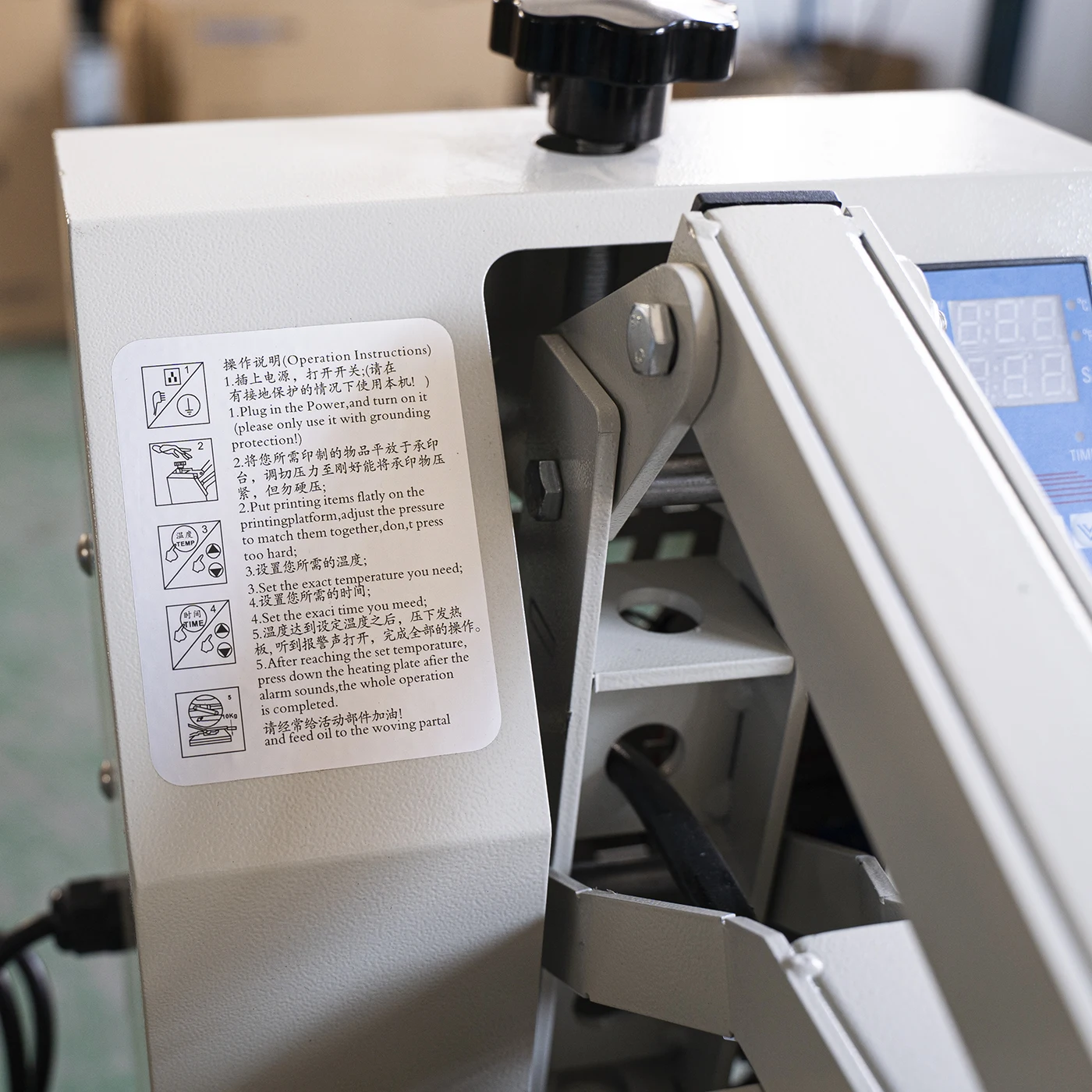 Electric heating 220V Pressure painting machine Manually press Suitable for T-shirts shirts and other fabrics