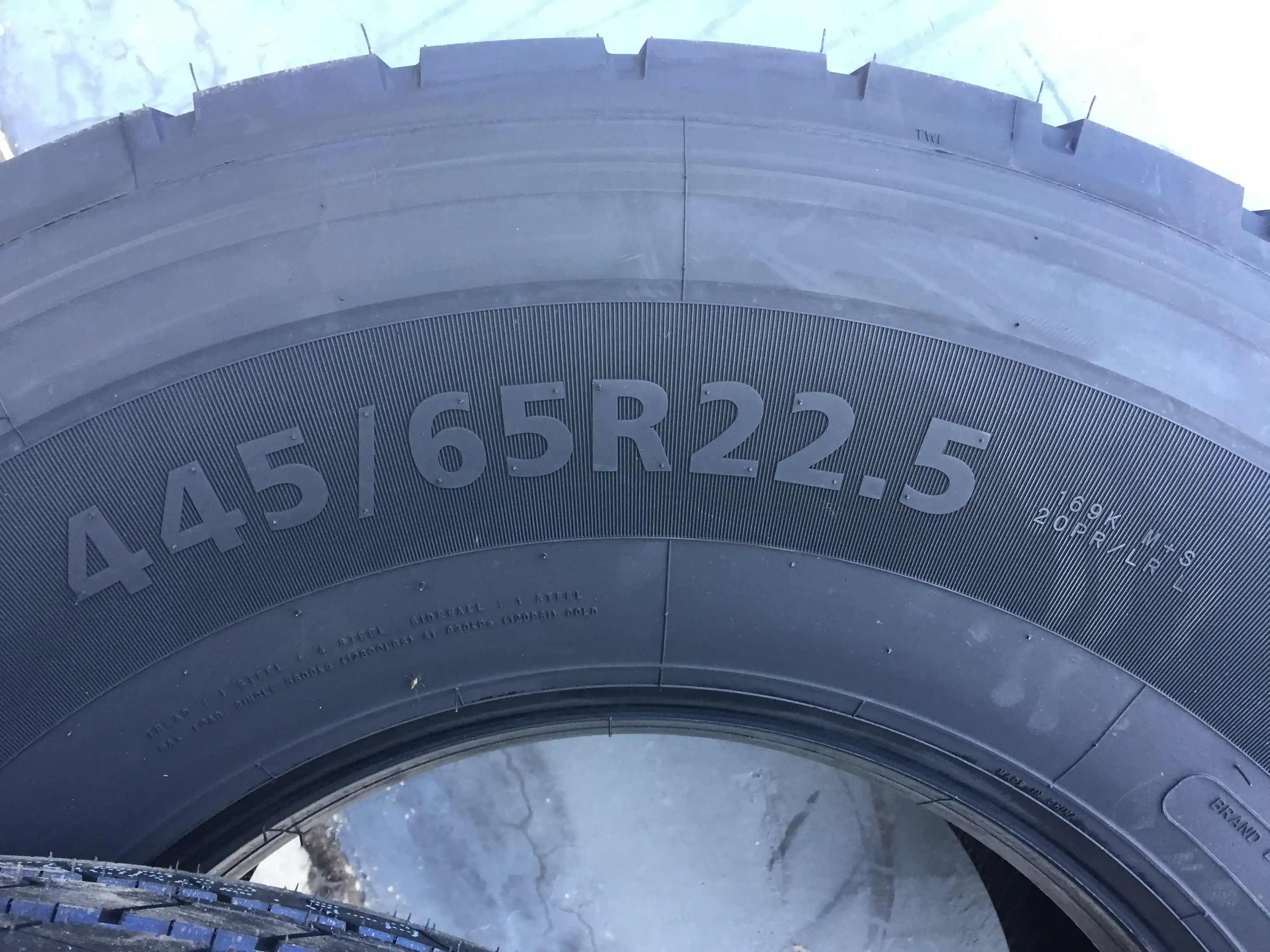China top brand 385/55R22.5 385/65R22.5 425/65R22.5 445/65R22.5 super single truck tyres