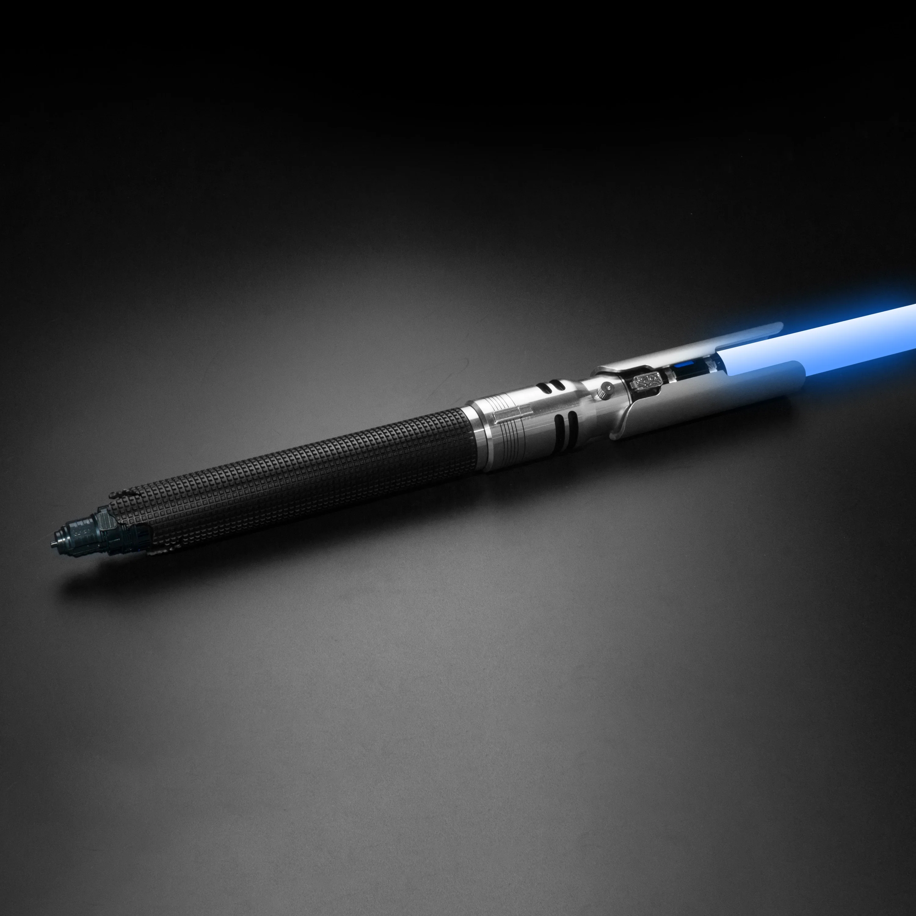 Лазерный меч XSaber оптовая продажа светодиодные светильники игрушки заказ на световой металлическая ручка для дуэлей