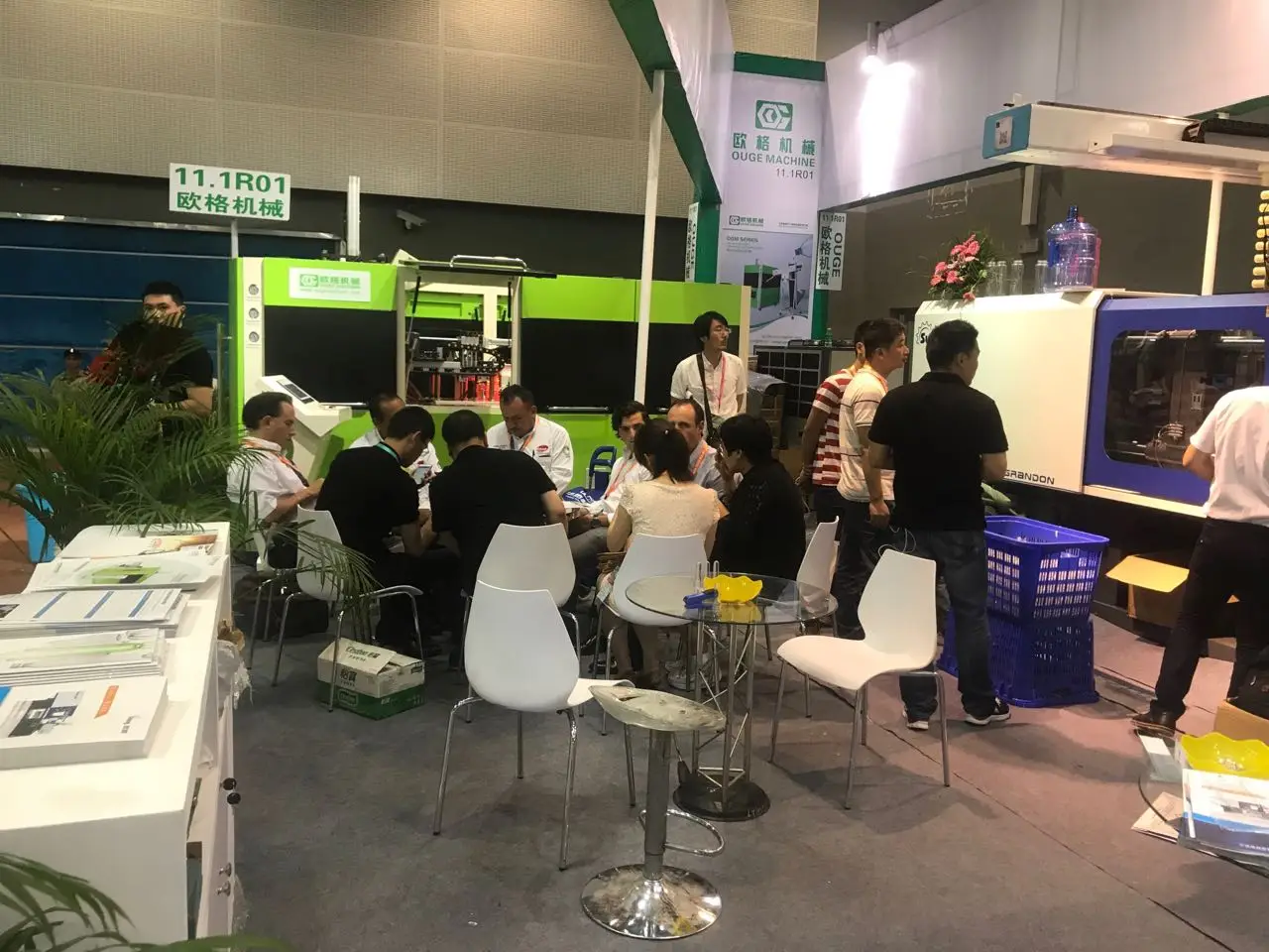 SHE378PET литьевая машина