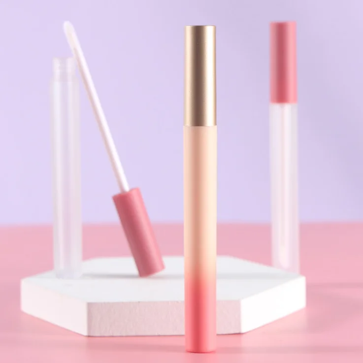 Длинная тонкая матовая тушь для губ 3 мл с градиентом и золотым покрытием