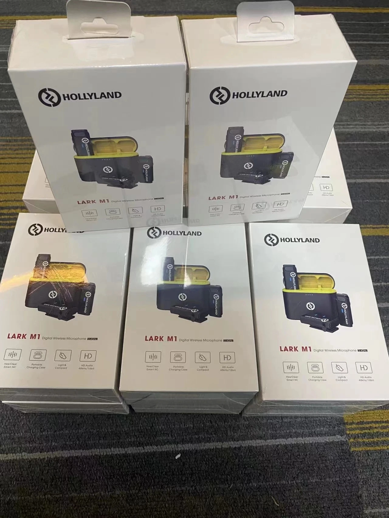 Hollyland LARK M1 Duo Solo Portable Wireless Lavalier Microphone System 2.4GHz 600ft DSLR Camera Smartphone Video Wireless Mic