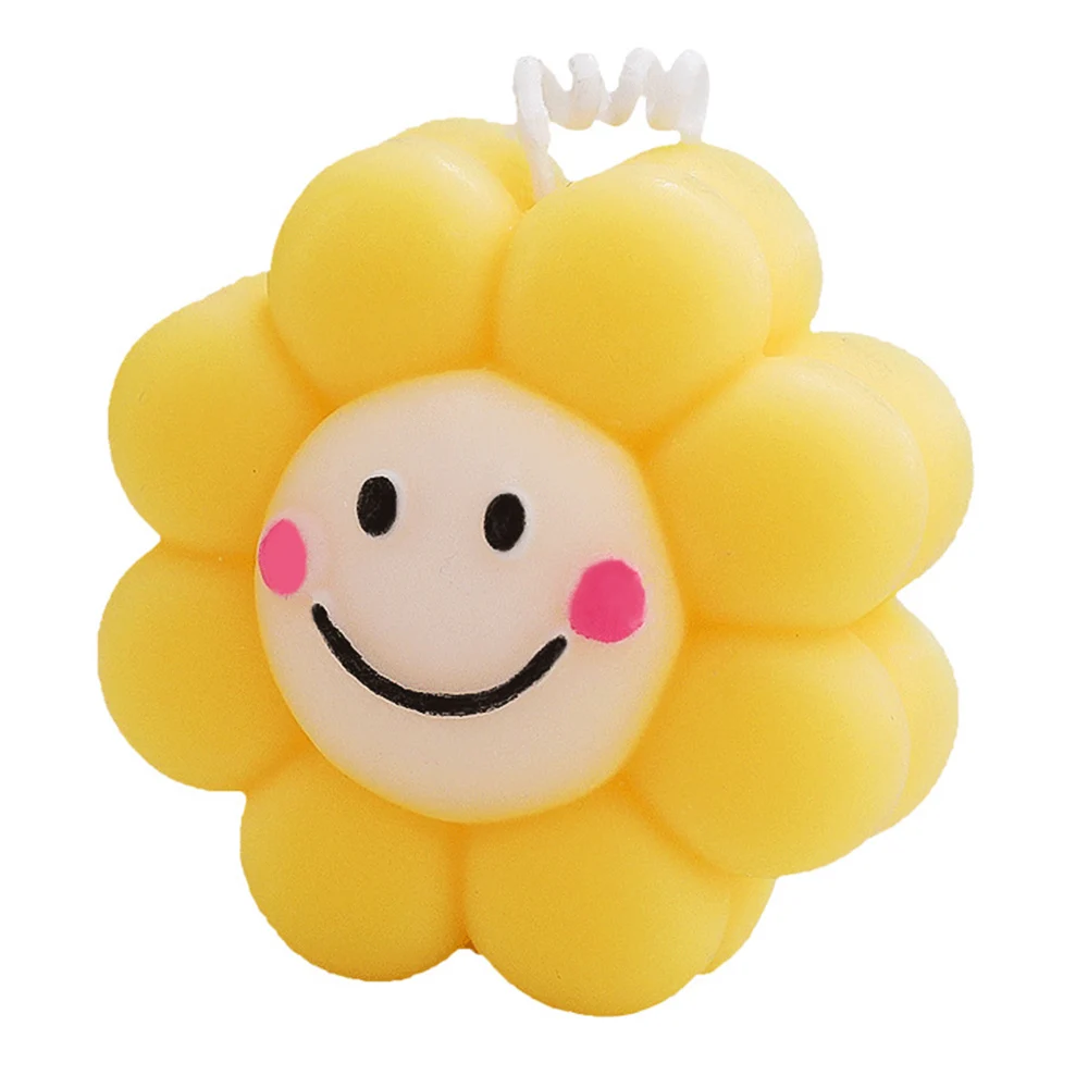 DGC Cute  Smile Sunflower Shape Candles Delicate Smokeless Scented Candles for Home Decor Flower Candle Gift for WeddingParty Sp