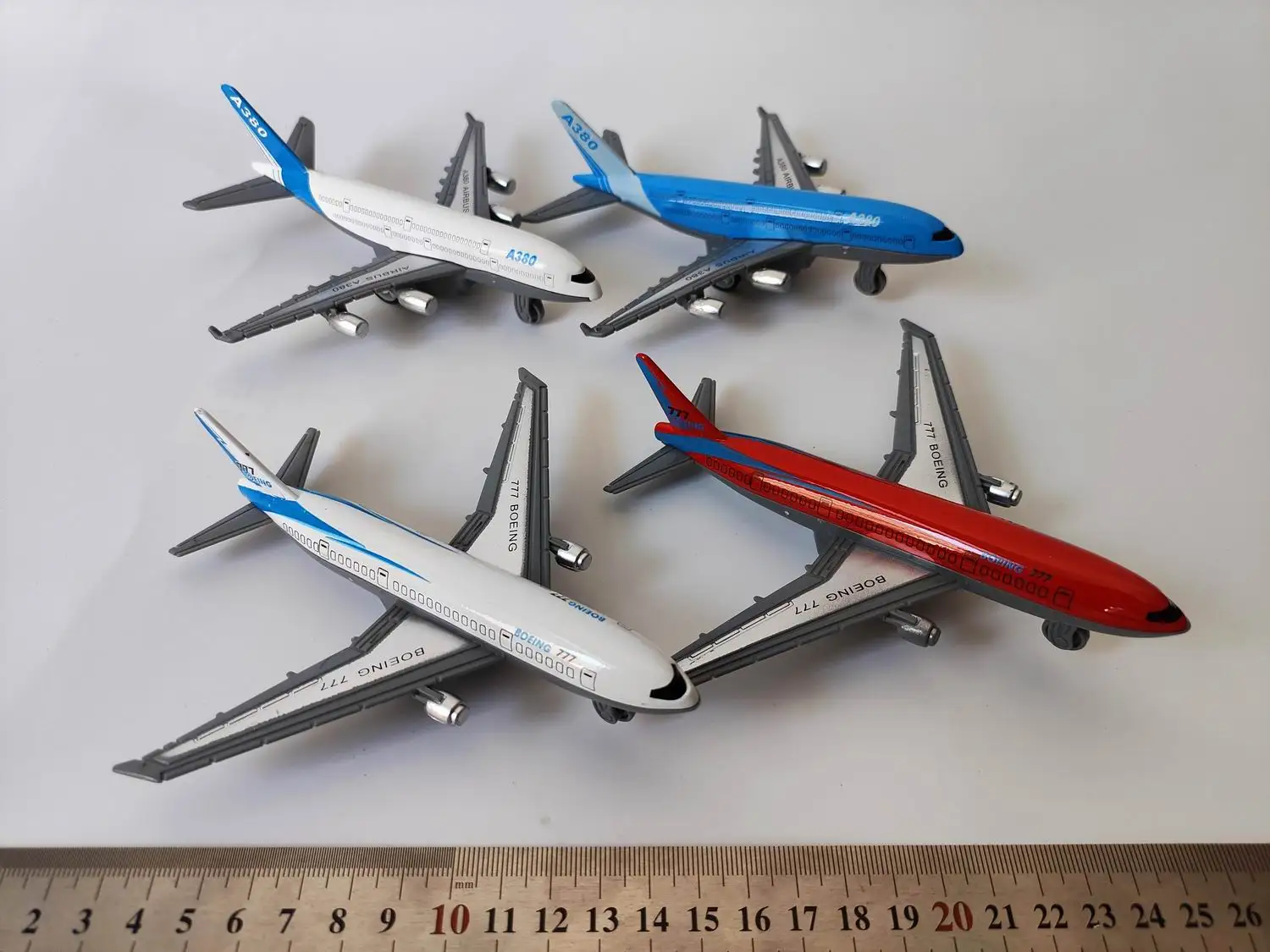High Quality 380 777 Aircraft 13.5 CM Diecast Airplane Model Vehicle alloy airbus model Toy for kids
