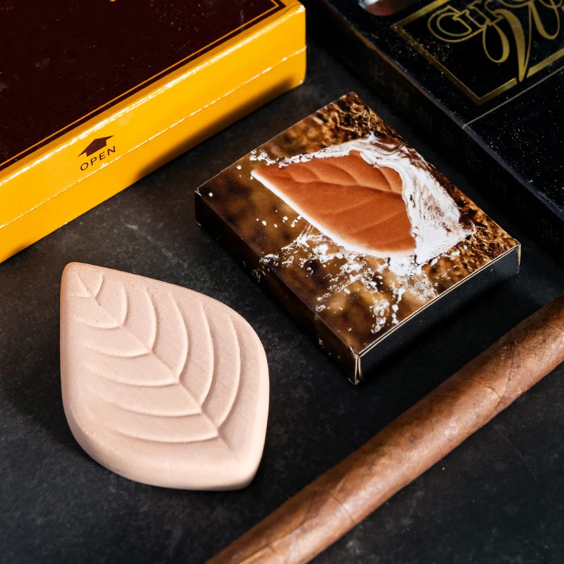Reusable Leaf Clay Cigar Humidifier Tobacco Humectant Water Stone Clay Humidifying Stone to Keep Moist