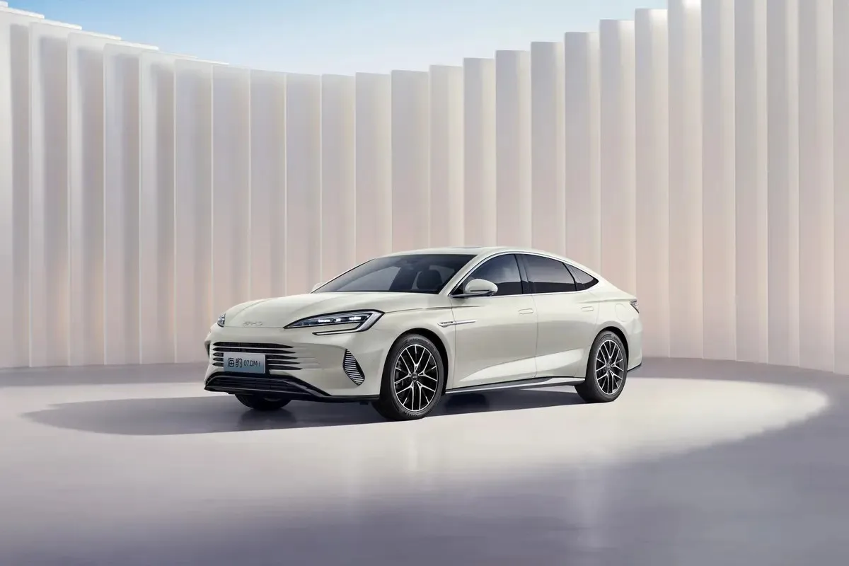 Лучшие продажи Byd Seal 07 Dm-I Гибридный 1 5 т высококачественный электрический седан 2000 км крейсерский Дальность хода Новый энергетический автомобиль
