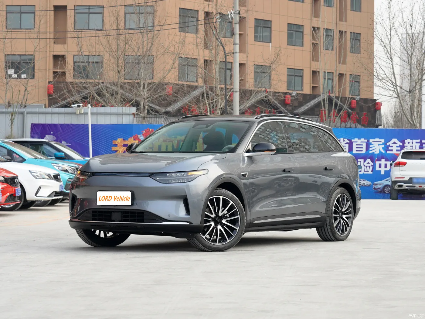 2021 Chinese big motor power  high speed electric SUV car leap motor c11 with 600 km range in stock for family use