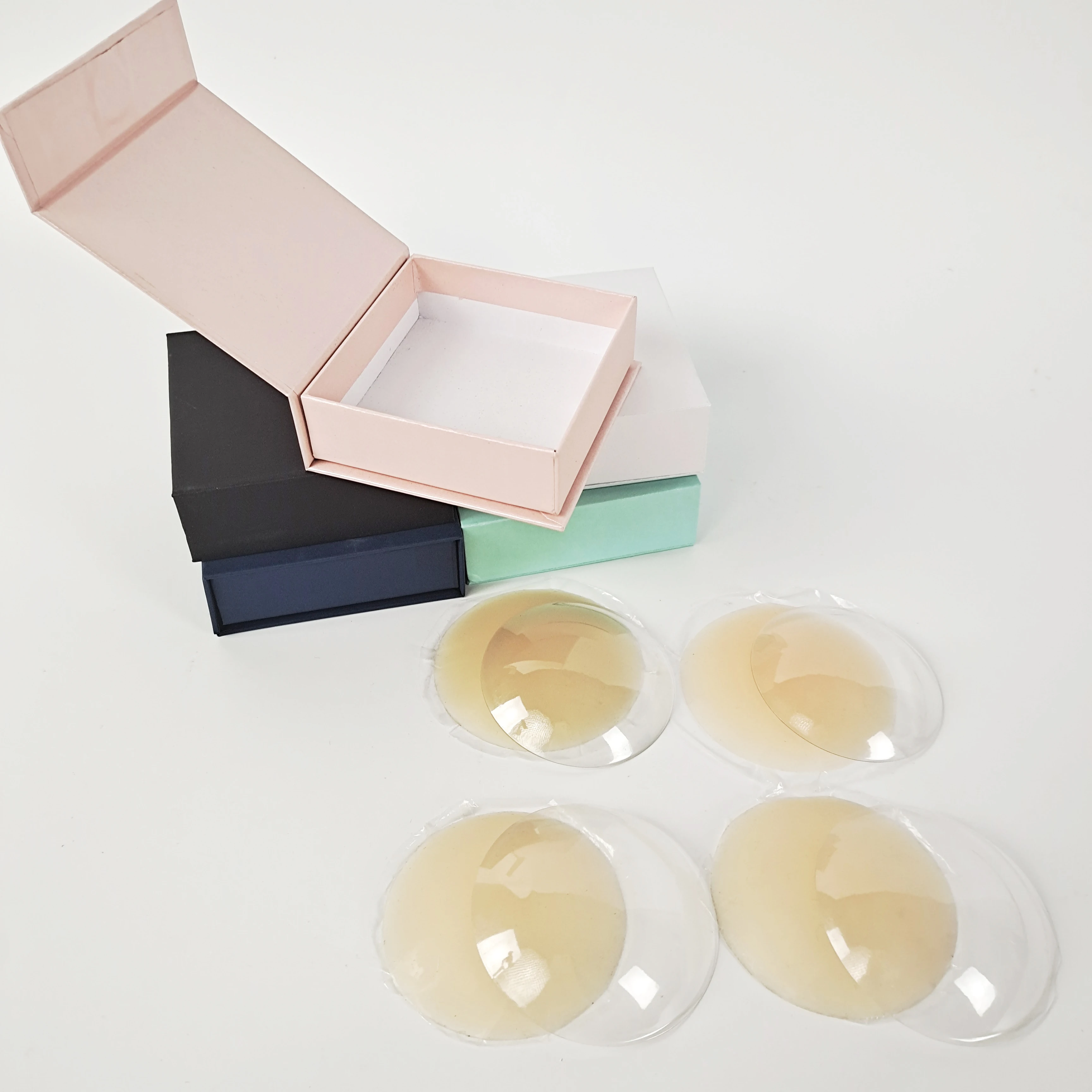 Adhesive Medical Silicone Reusable Waterproof Invisible Skin Friendly Silicone Nipple Cover Magnet Box Packaging