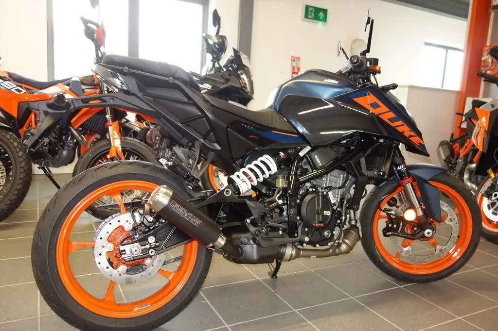 Быстрый велосипед 2024 KTM 125 DUKE (24 MY) 125cc электрические мотоциклы 125CC внедорожные