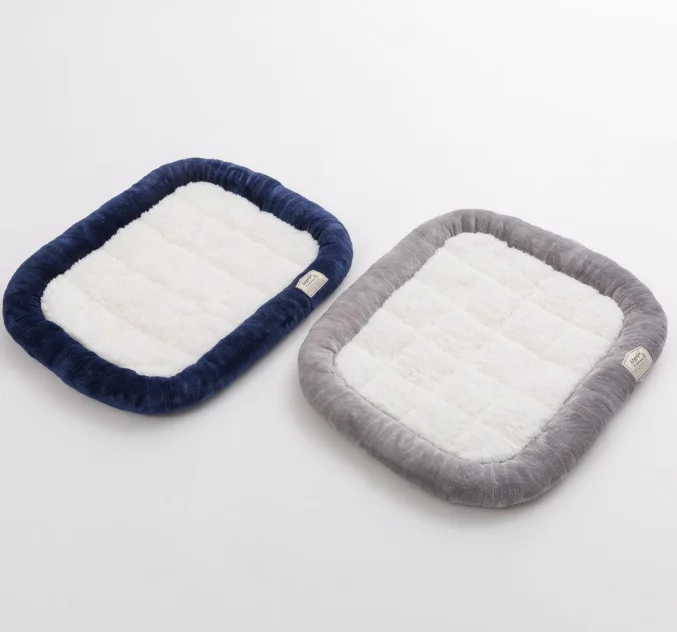 
2021 HISAZUMI manufacture high quality delicat 8-section wool embossed flannel pet bed for dogs and cats 