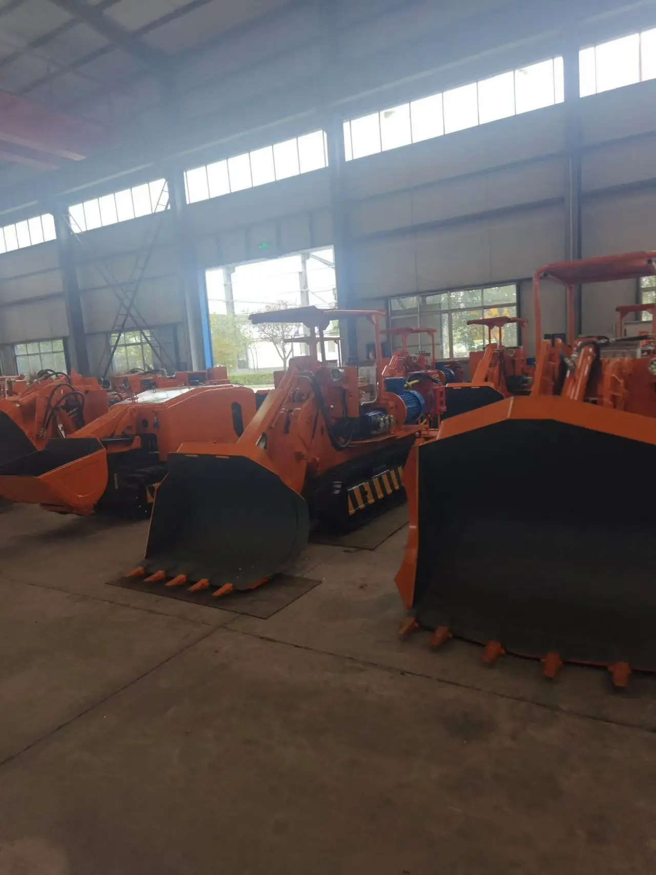 Fascinating Price Powerful Crawler Loader Side Dump Rock Loader Crawler Side Dump Loader