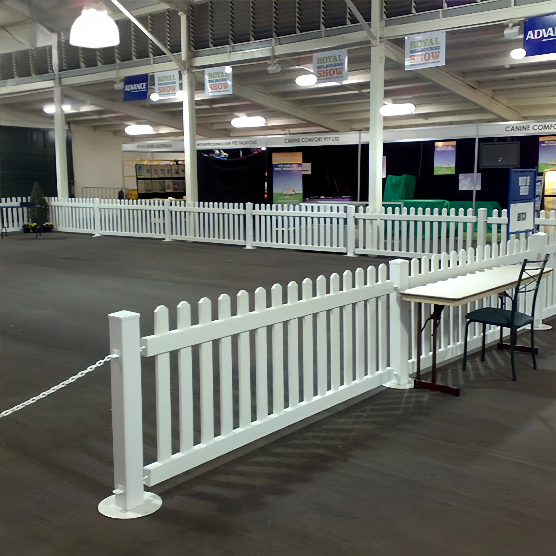 Wholesale white mobile guardrail PVC plastic steel material easy to install shopping mall parking lot isolation fence