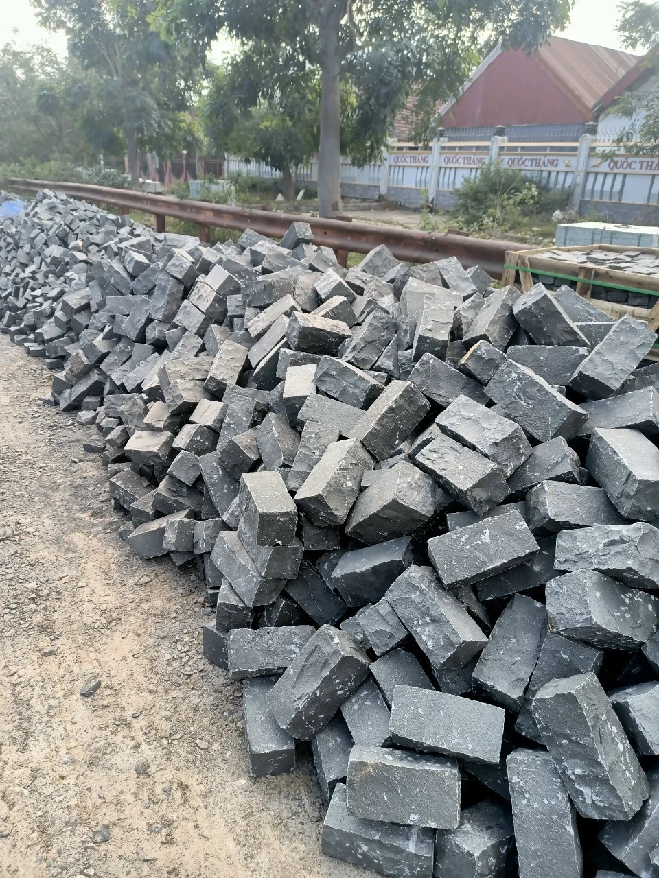 Grey Pink Yellow Granite Loose Lump Big Cube Stone For Wall Covering and Floor application