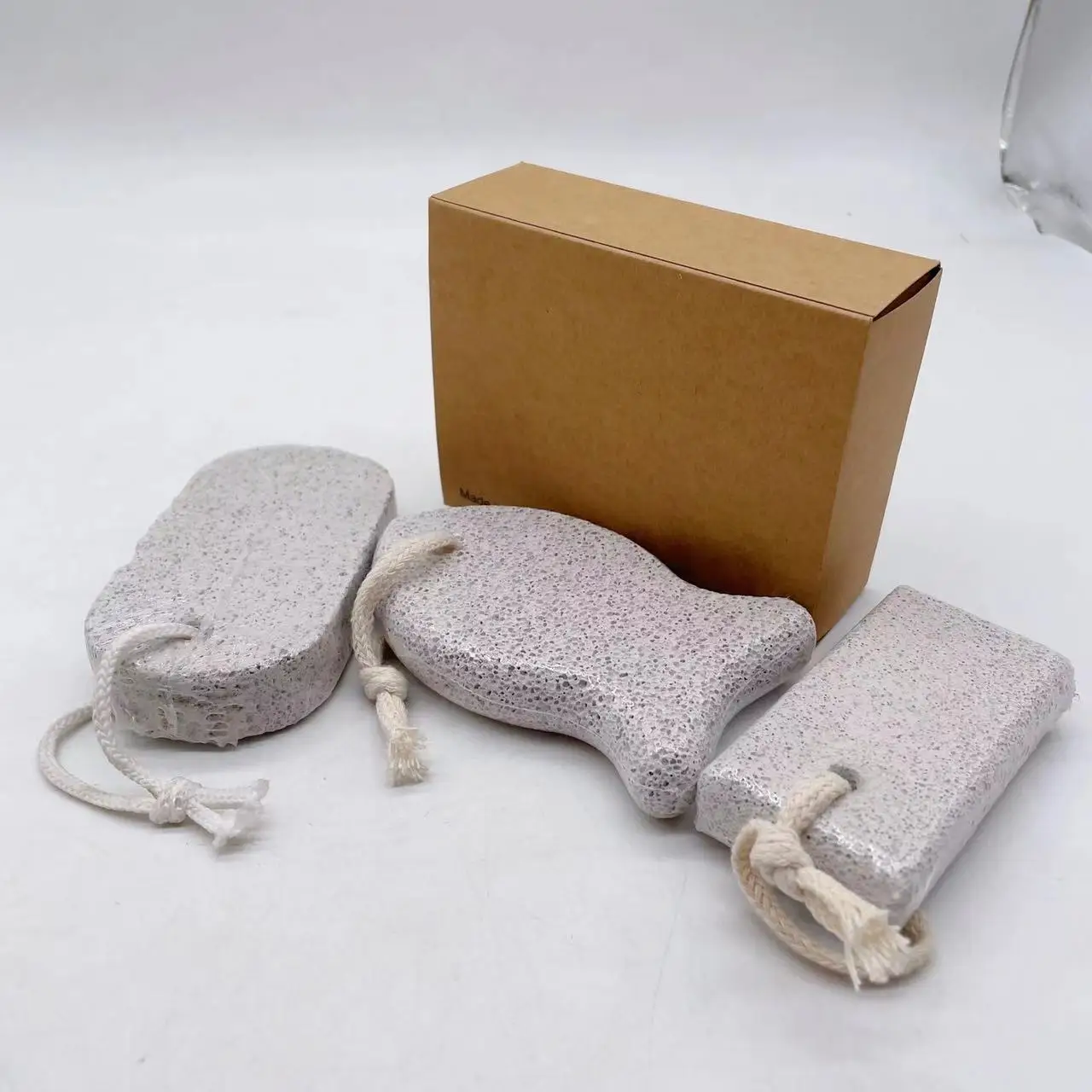 Manufacturer Prices Wholesale Exfoliating Pumice Custom Colorful Artificial Foot Shower Pumice Stone