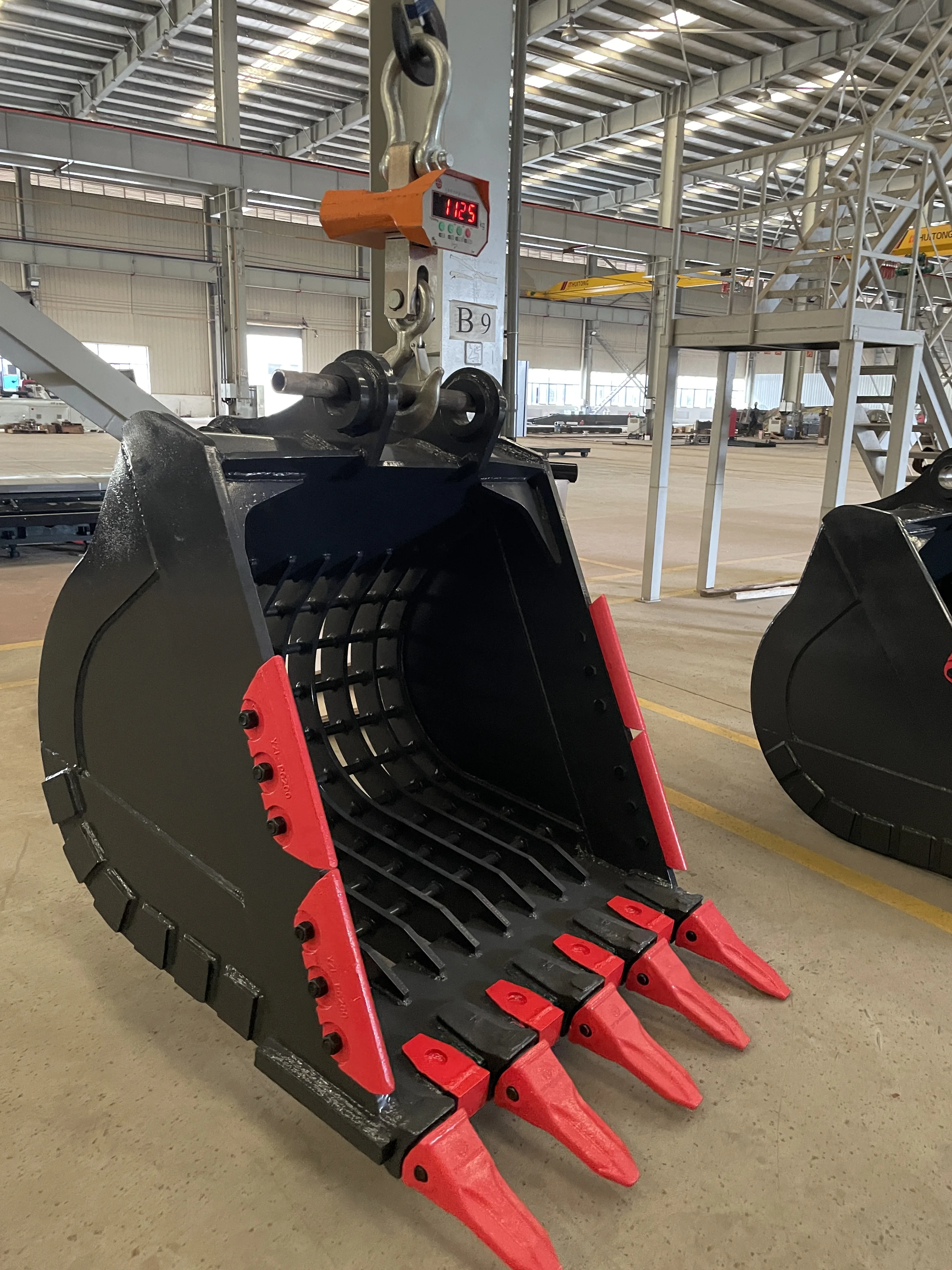 Hitachi-i PC 200 Heavy-Duty Rock Bucket for Construction for 5 Ton Excavator New Condition Discount Price