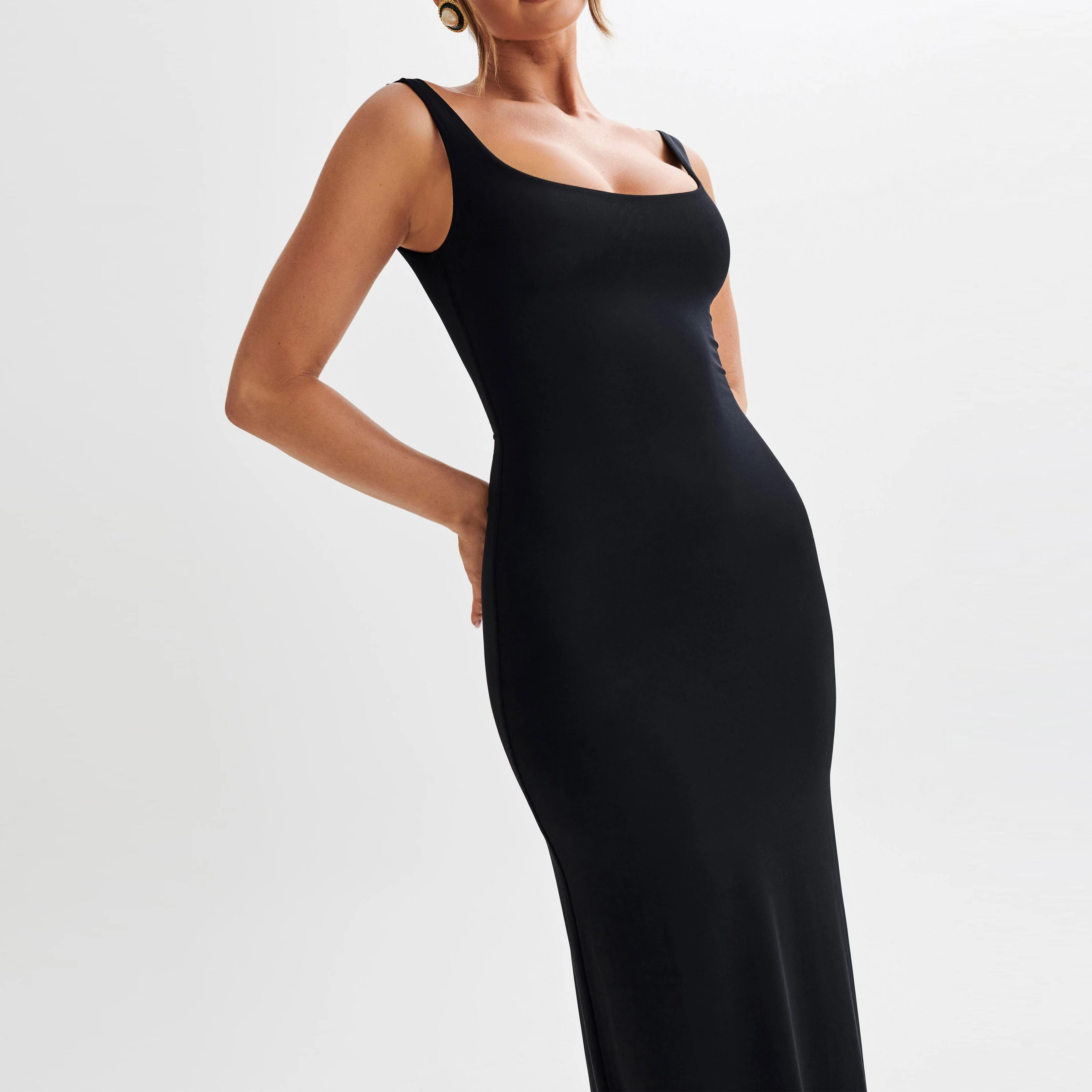 Custom Elegant Lady Scroop Neck Sleeveless Black Midi Long Dress For Women