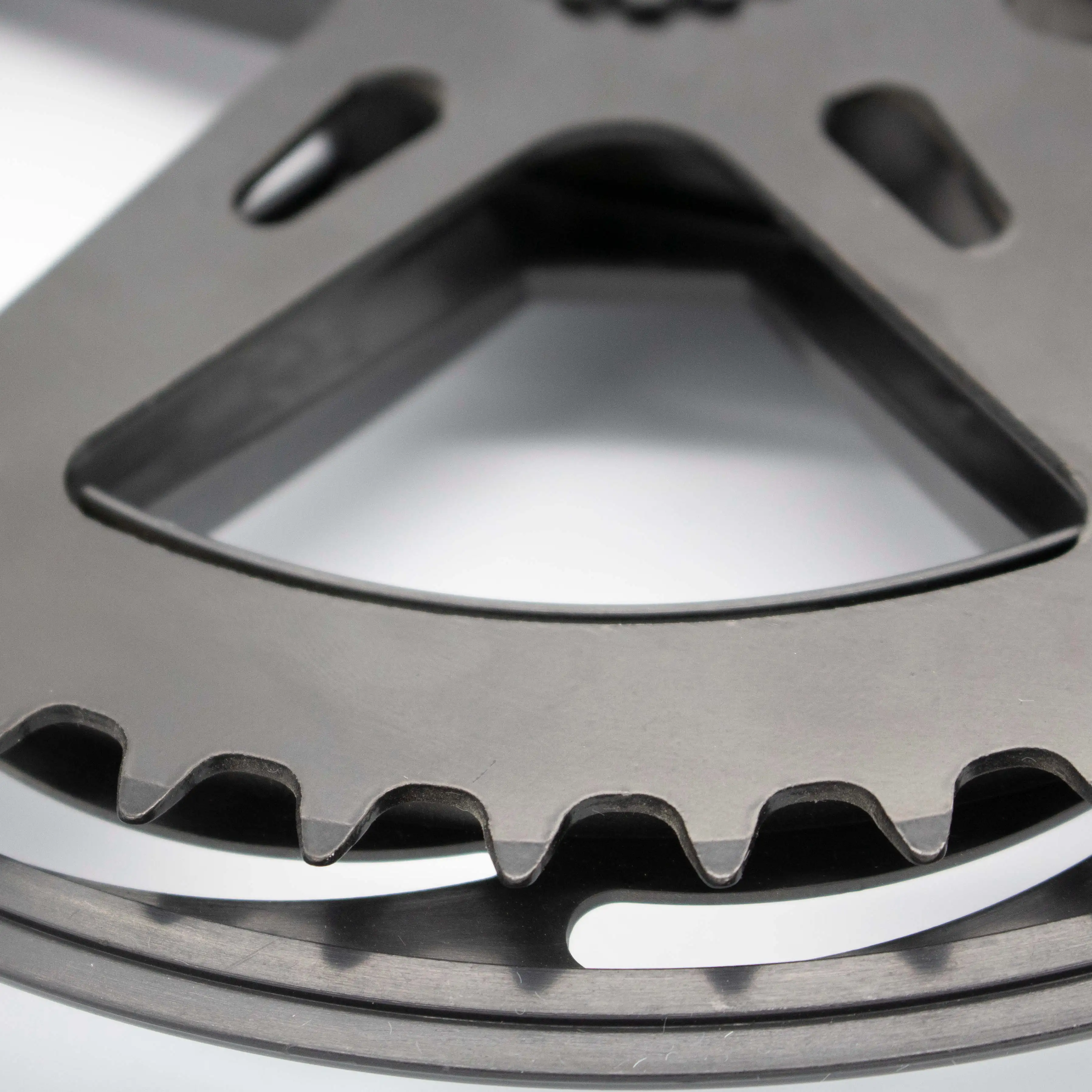 leisure time city bike chainwheel and crankset with double plastic guard of good service