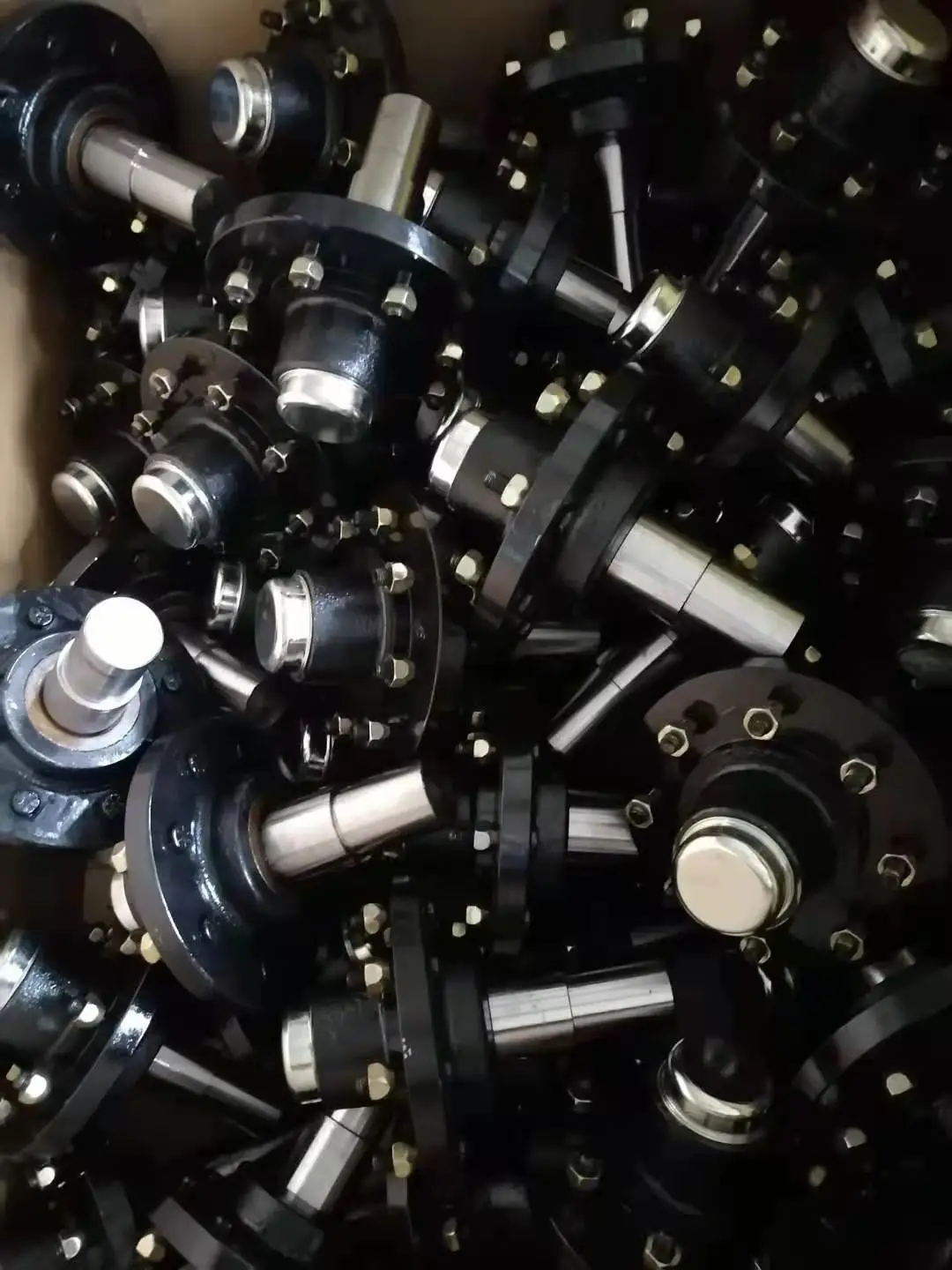 6 Studs Square Spindle Stub Axle with Bearings Hub assembly