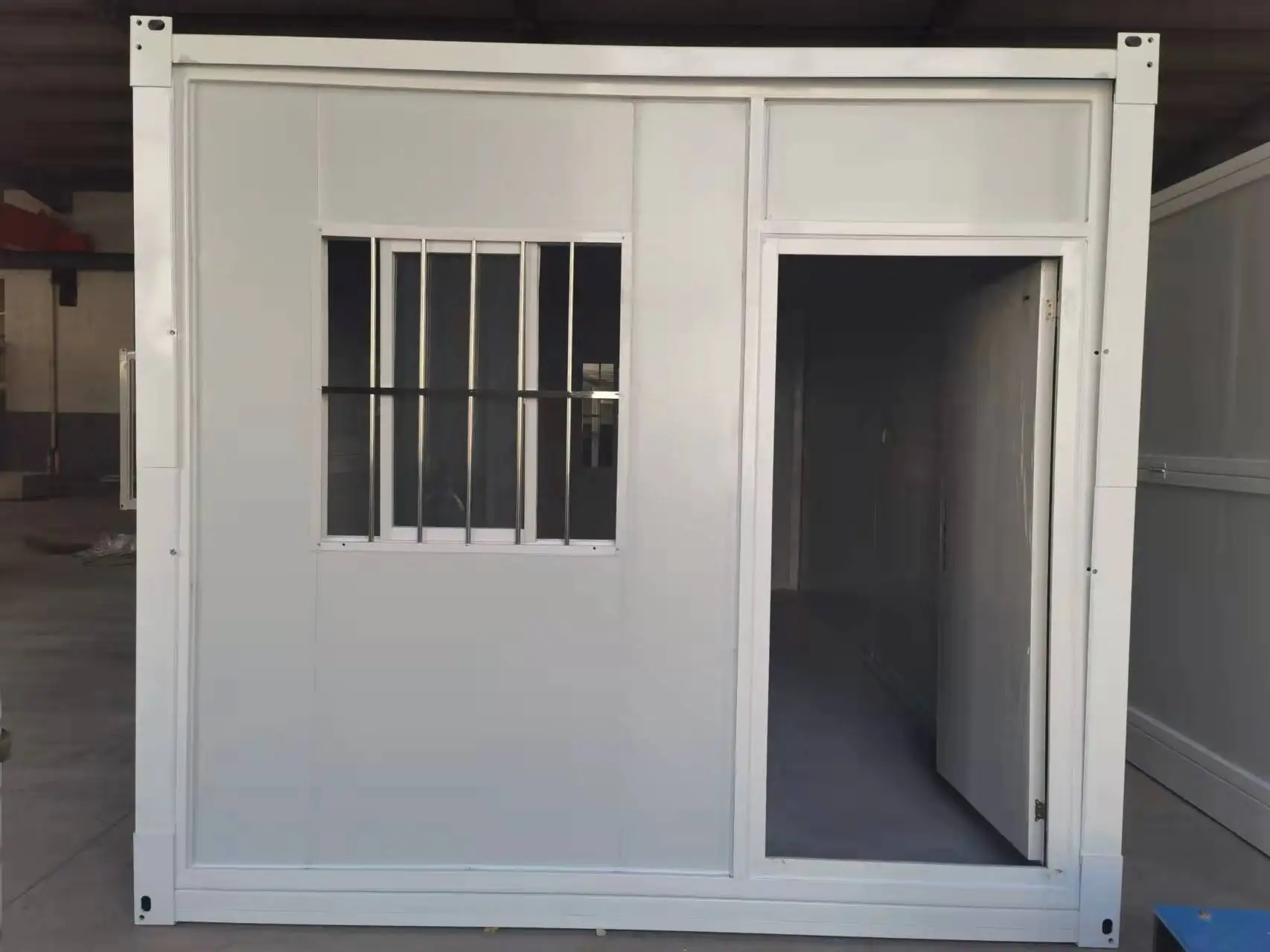 China 20 feet cheap folding  storage living welded easy assemble  save space container house for living and storage