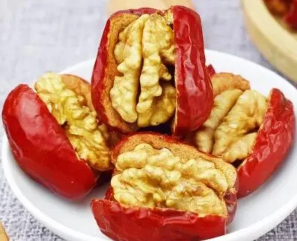 Wholesale Price High Quality Sweet Flavor Chinese Dried Read Date Jujube mixed with Walnuts Fruit Snack