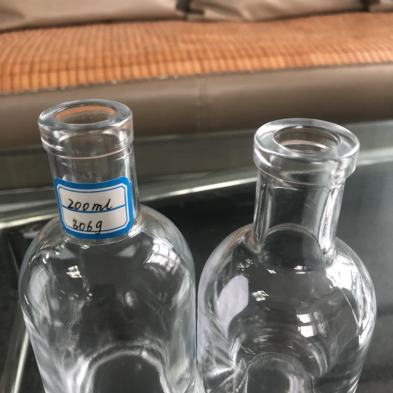 Bar top clear matte black liquor glass bottle 700m 750ml gin whiskey vodka spirit glass bottle 500ml 1000ml for liquor rum