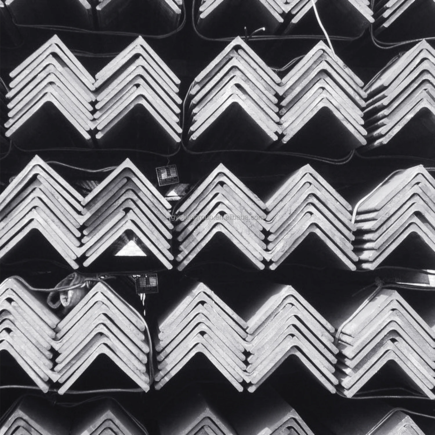 Hot sale Super Quality  astm a36 hot rolled 80x80mm 100x100 angle bar For Bridges