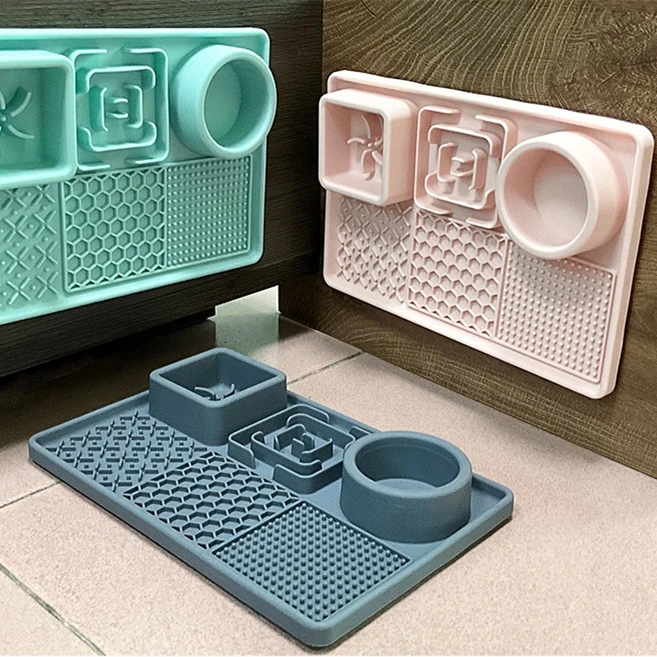 New Arrival Slow Feeder Dog Bowls With Lick Mat 2 In 1 Non Slip Silicone Mat Pet Feeder Bowl Slow Down Eating