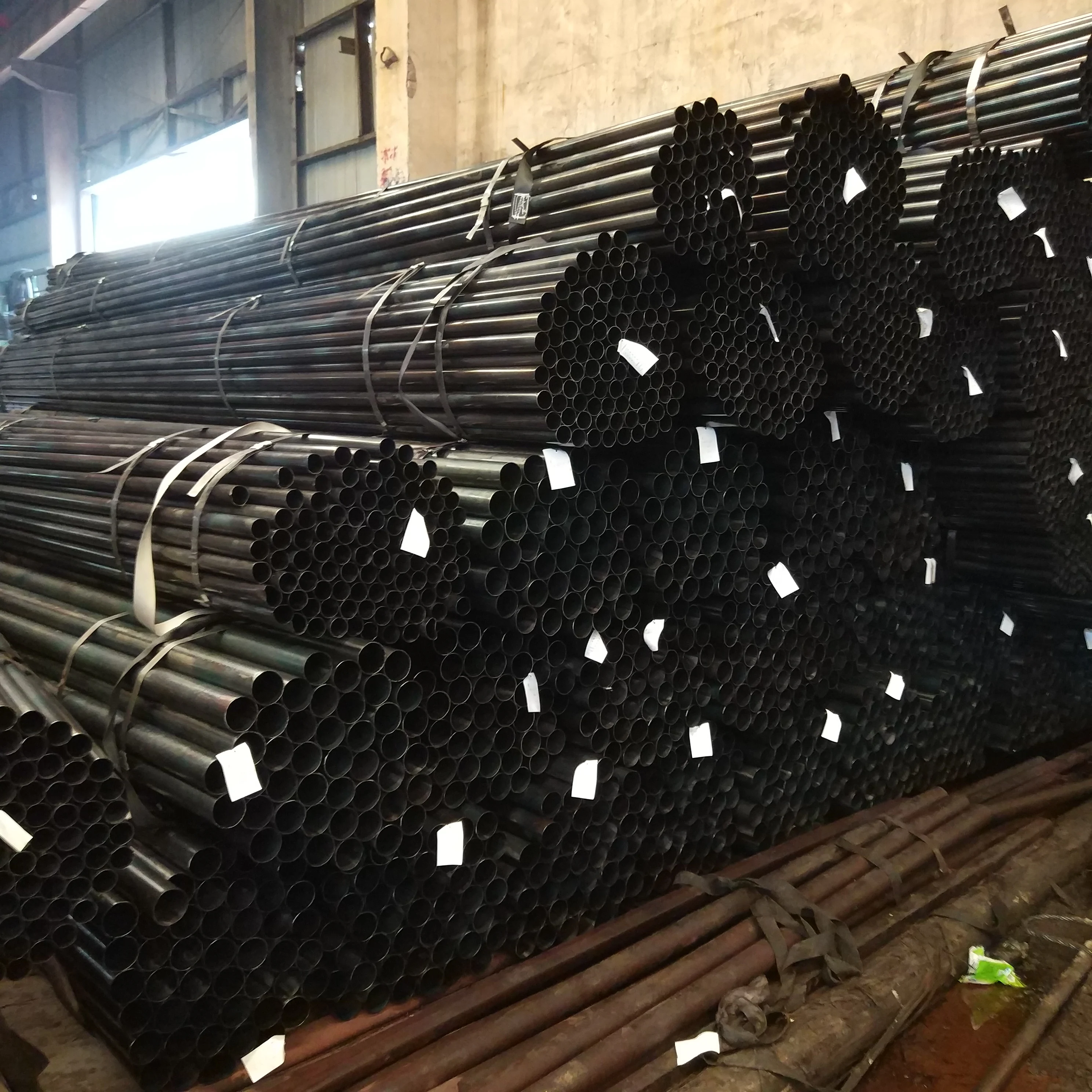 Black iron pipes are popular in Southeast Asia Bi Pipe SCH40 ERW carbon steel pipe DN15 DN100 DN50 DN150
