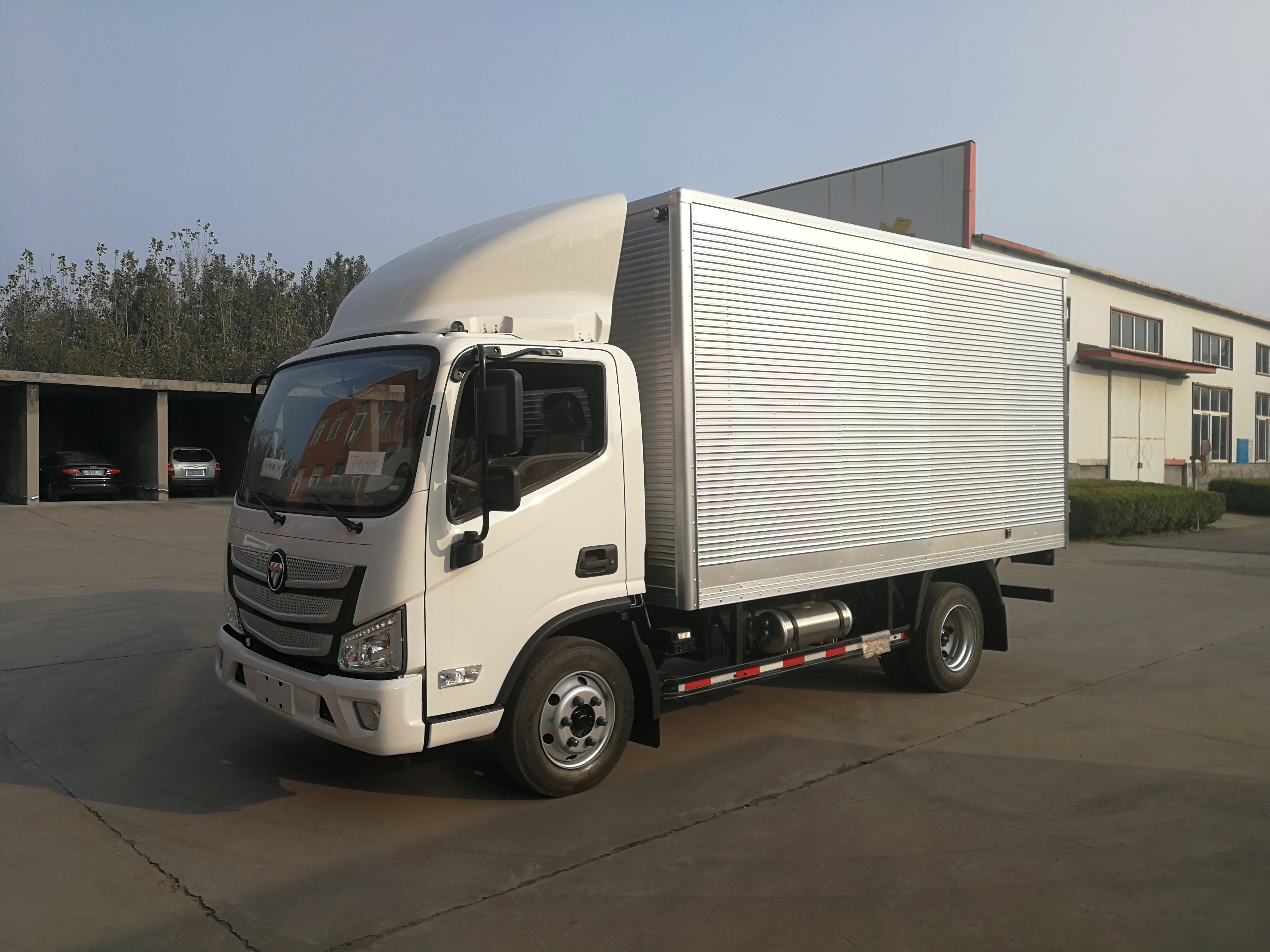 Roll up door insulated truck body, thermo truck body