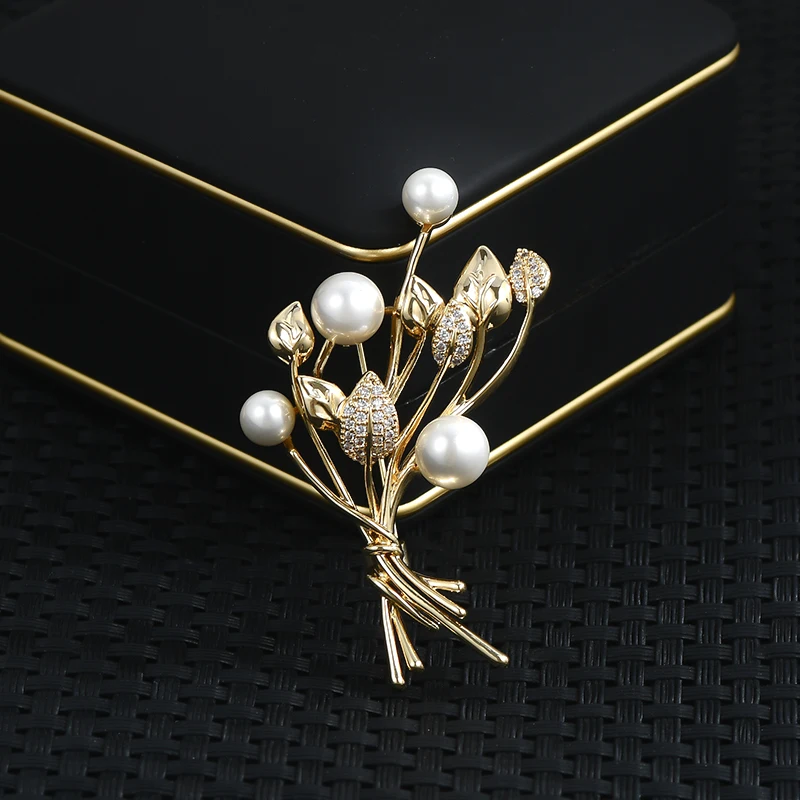 XZ60239 Gold electroplated micro-inlaid Zircon Leaf Brooch Pearl Bouquet Pin Small fragrance corsage high touch banquet pin