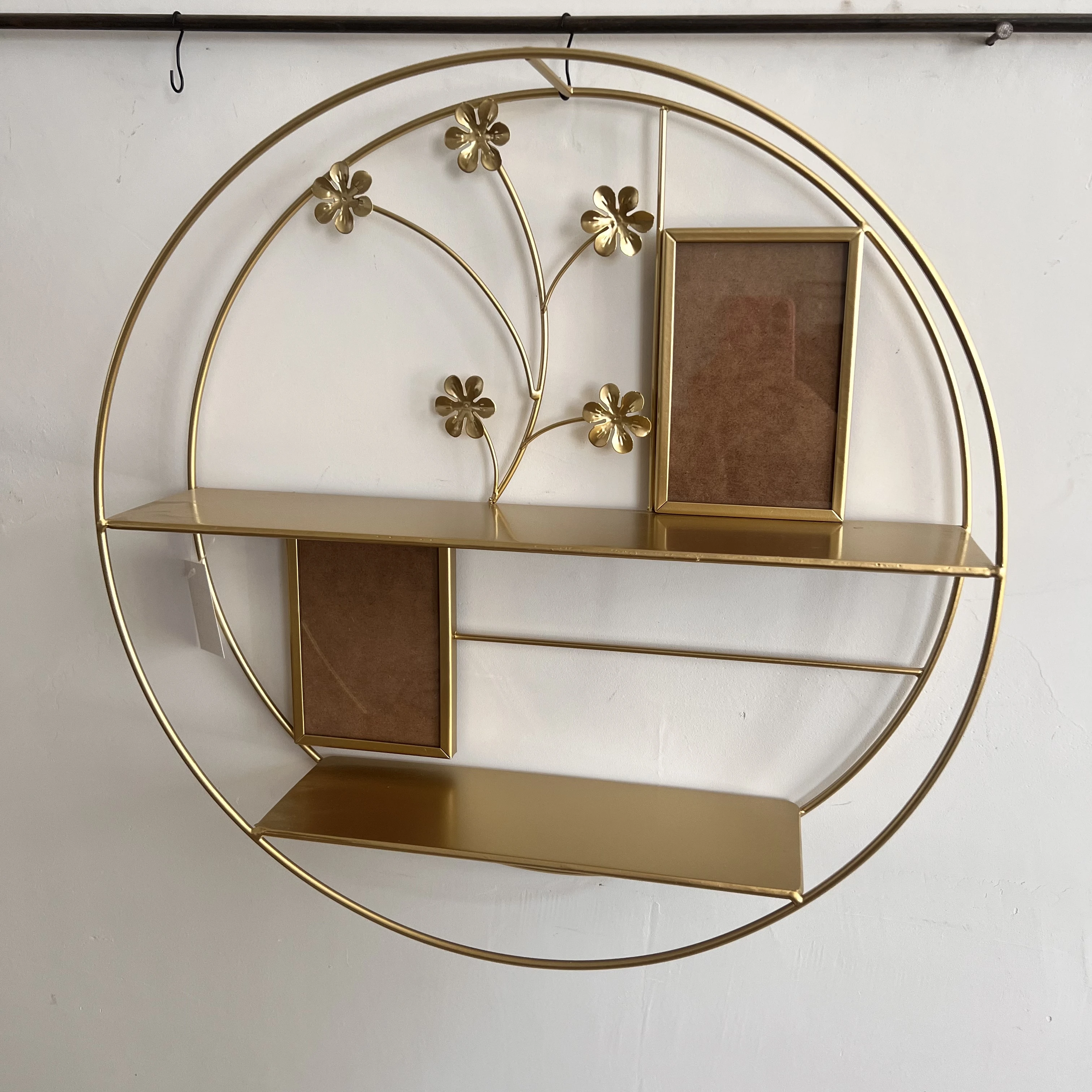 Luxury Gold Metal Home Shelf Custom Size Metal Wire Bracket Wall Mount Shelf for Storage with Photo Frame