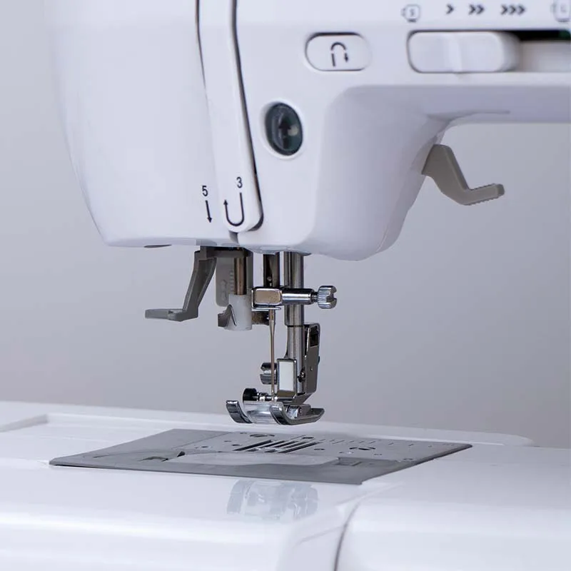China Automatic Household ZY1950N Computerized Sewing and Embroidery Machine Single Head Multi-Stitch with Reliable Motor Gear