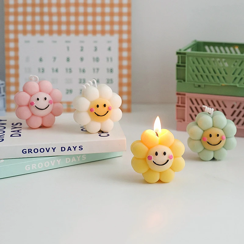 Smile Face Sunflower Shaped Aromatherapy Candles Cute Handmade Flower Scented Candles Party Wedding Home Decor Accessories