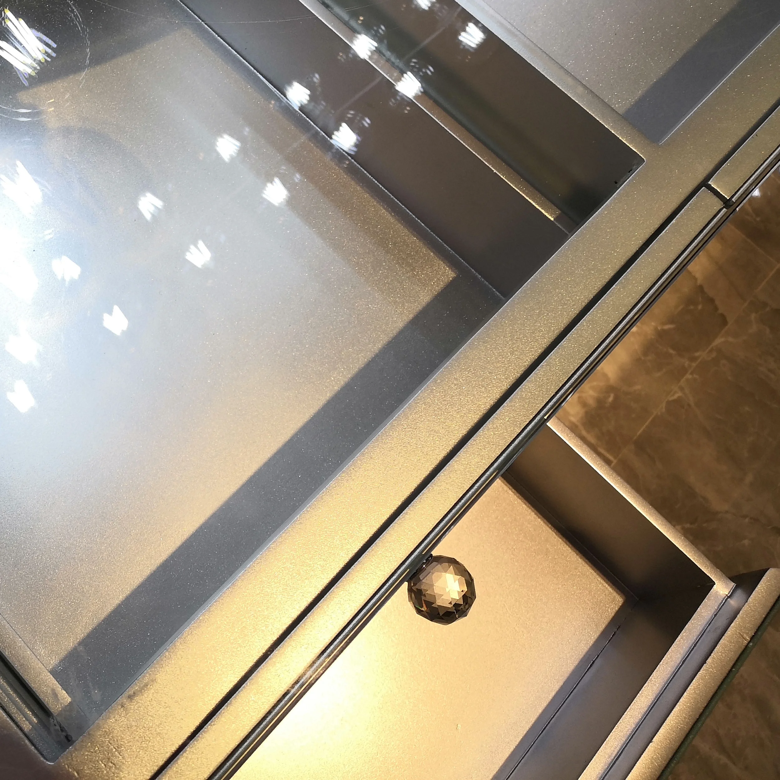 Туалетный столик туалетного столика с большим освещением из МДФ и стекла Docarelife для макияжа с легким зеркалом