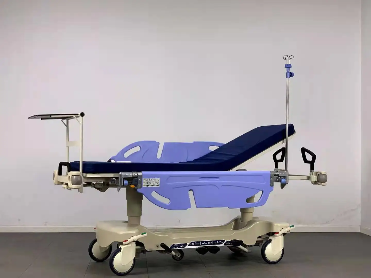 Hospital ICU Emergency Hydraulic Patient Transport Stretcher Emergency Rescue Bed With Table