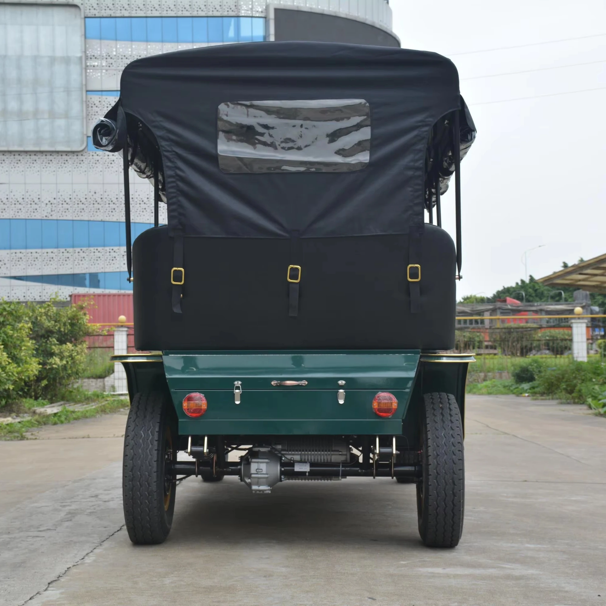 New Energy Electric Classic Car 8 Seats 5Kw High Efficiency And High Speed Ac Motor with Canopy Electric Vintage Car