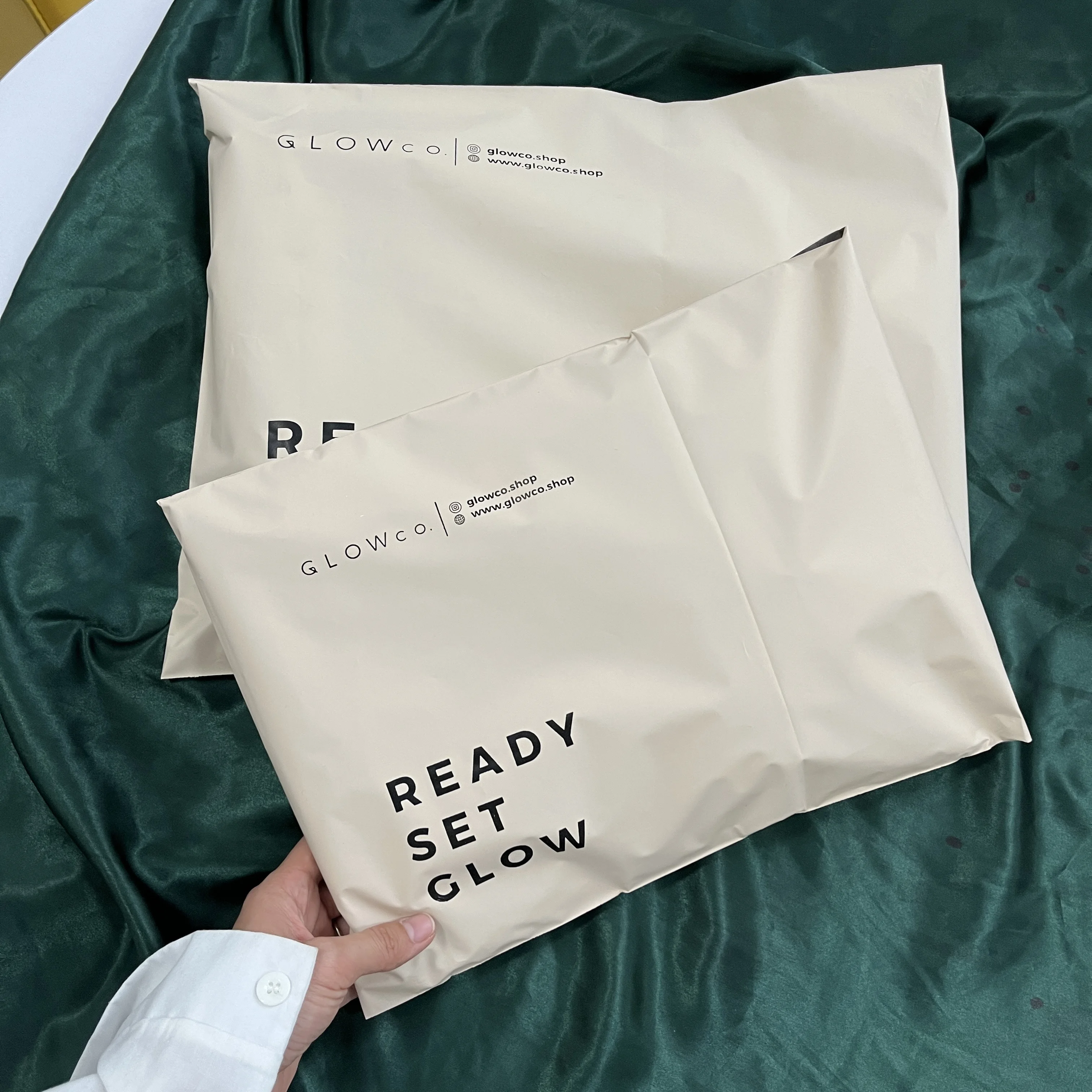 Custom Tear Proof Apparel Packaging Logo Printed Plastic Poly Bags mailer mailers mailing bag for Shipping Clothing Clothes